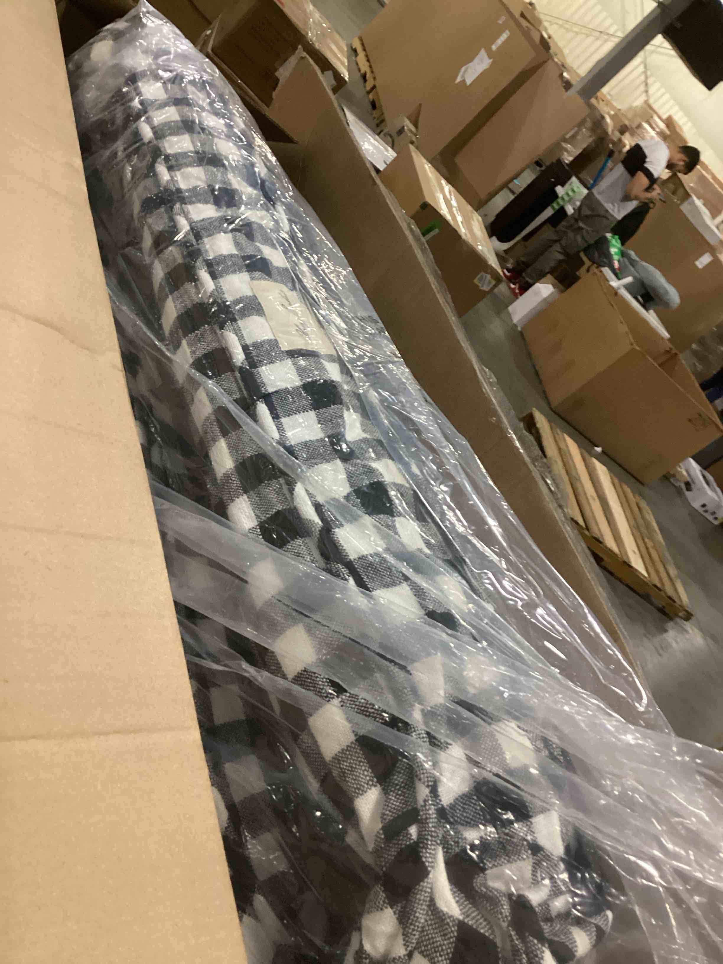 https://s3.amazonaws.com/lotting-images-prod/bidfta/GRN6796918_1738327899809.jpeg
