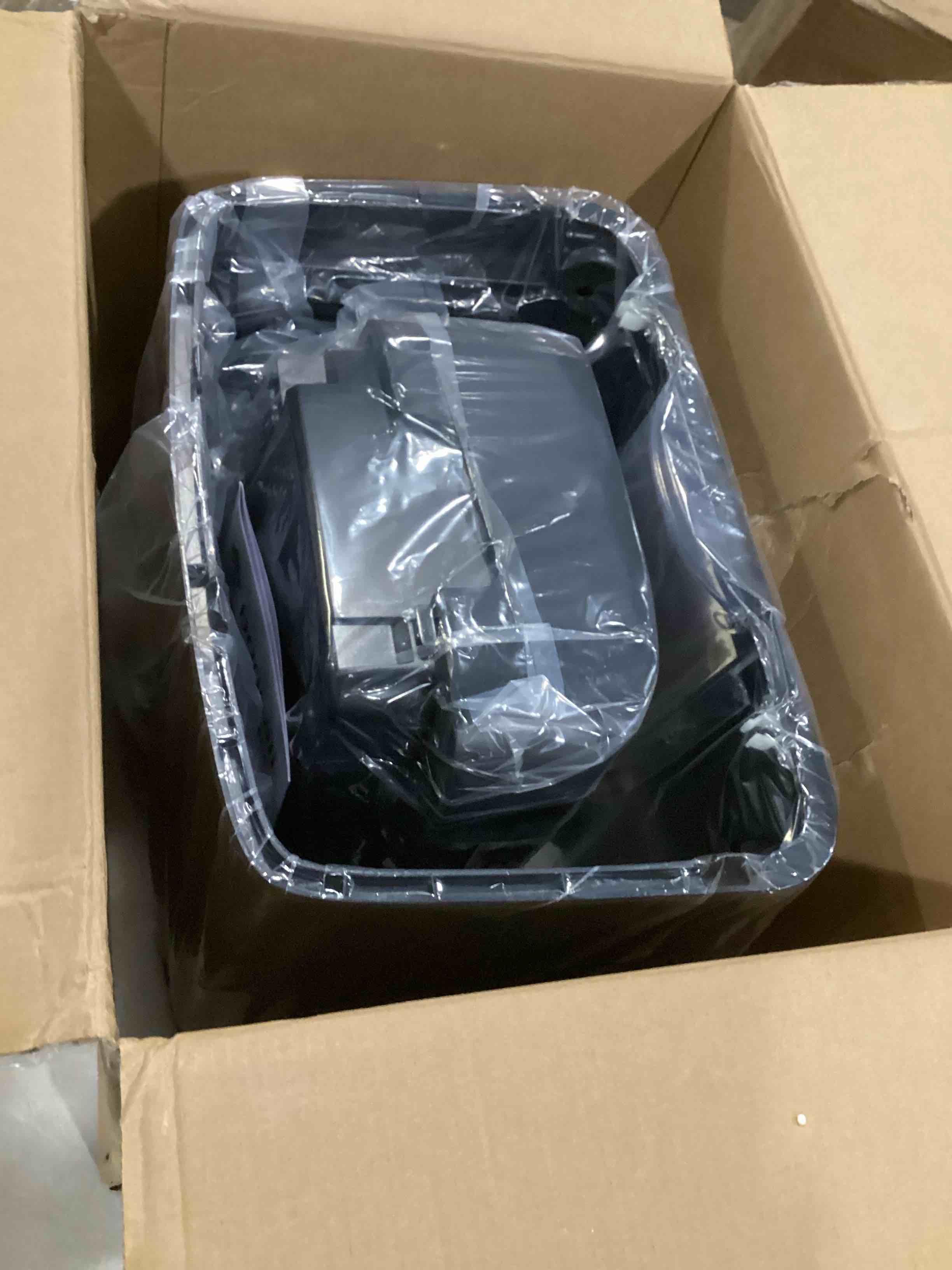 https://s3.amazonaws.com/lotting-images-prod/bidfta/GRN6796992_1736340138170.jpeg