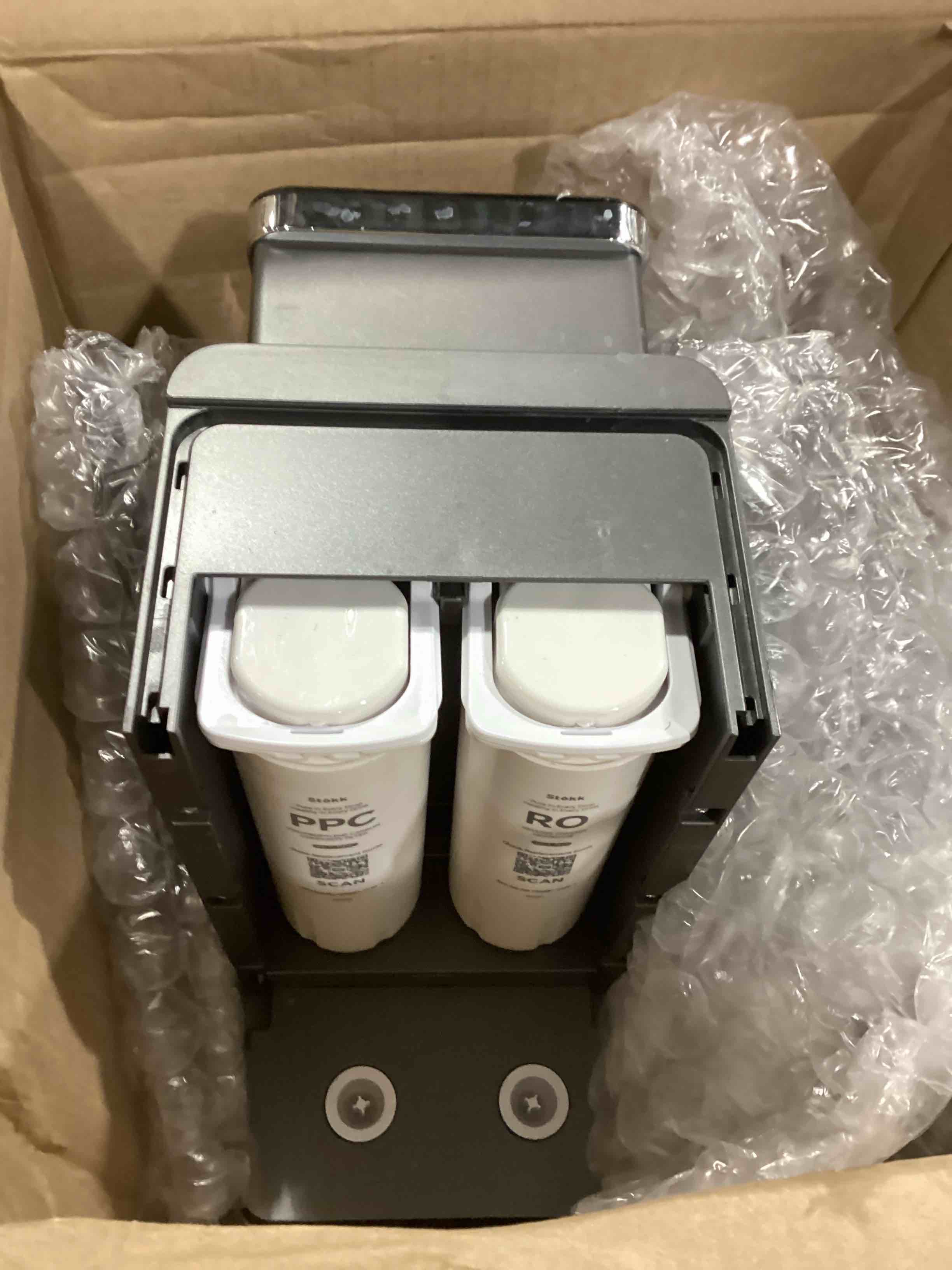 https://s3.amazonaws.com/lotting-images-prod/bidfta/GRN6797259_1736782015089.jpeg