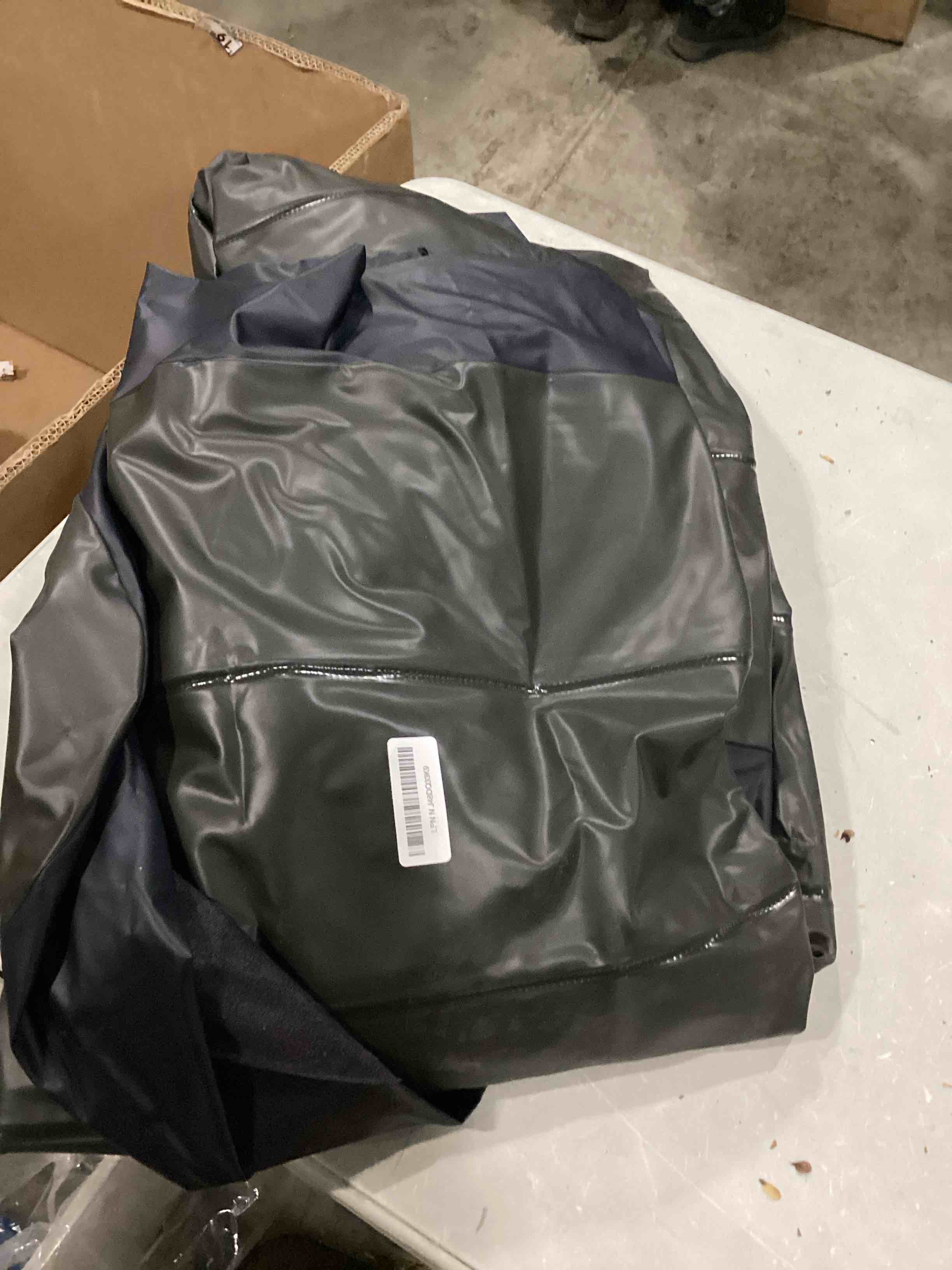 https://s3.amazonaws.com/lotting-images-prod/bidfta/GRN6797481_1737033398320.jpeg