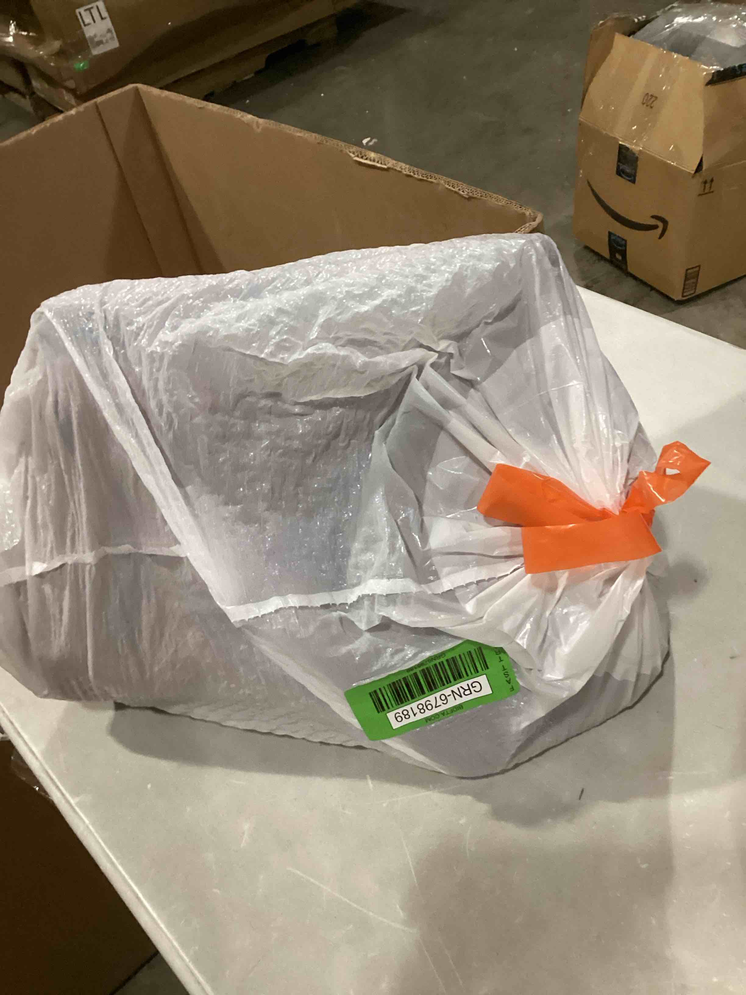 https://s3.amazonaws.com/lotting-images-prod/bidfta/GRN6798189_1737657347170.jpeg