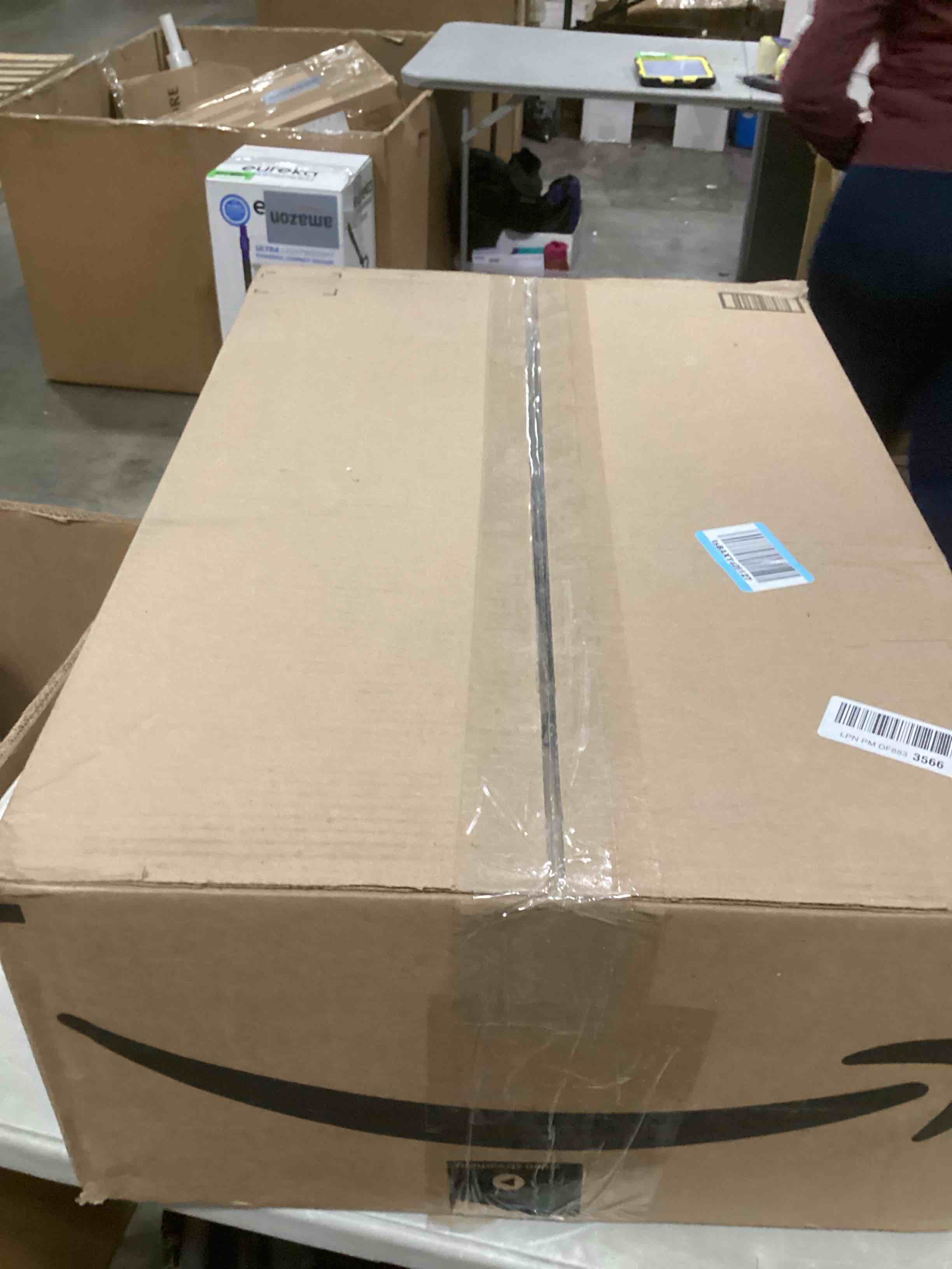 https://s3.amazonaws.com/lotting-images-prod/bidfta/GRN6798374_1737988822085.jpeg