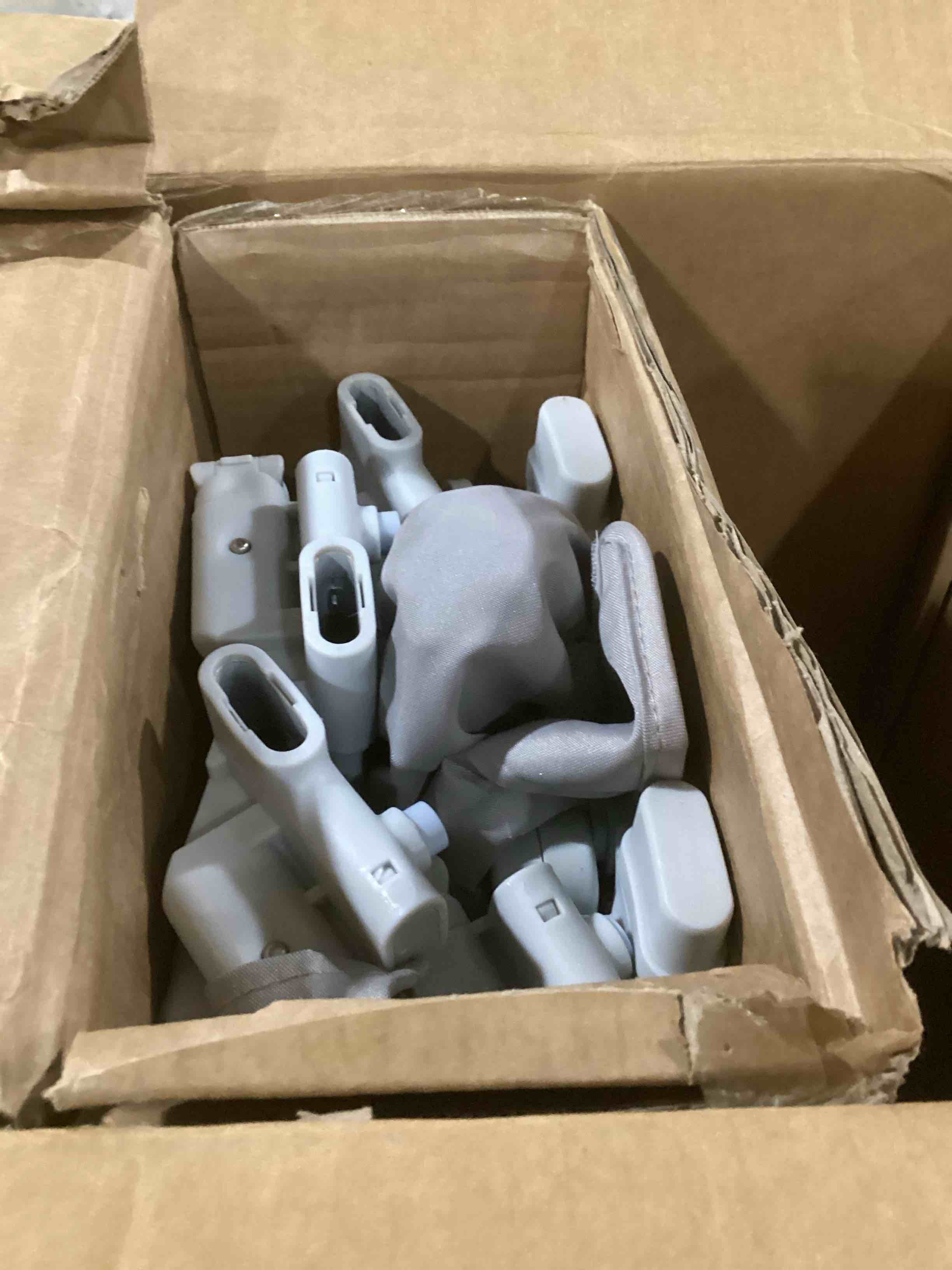 https://s3.amazonaws.com/lotting-images-prod/bidfta/GRN6798420_1738000511390.jpeg