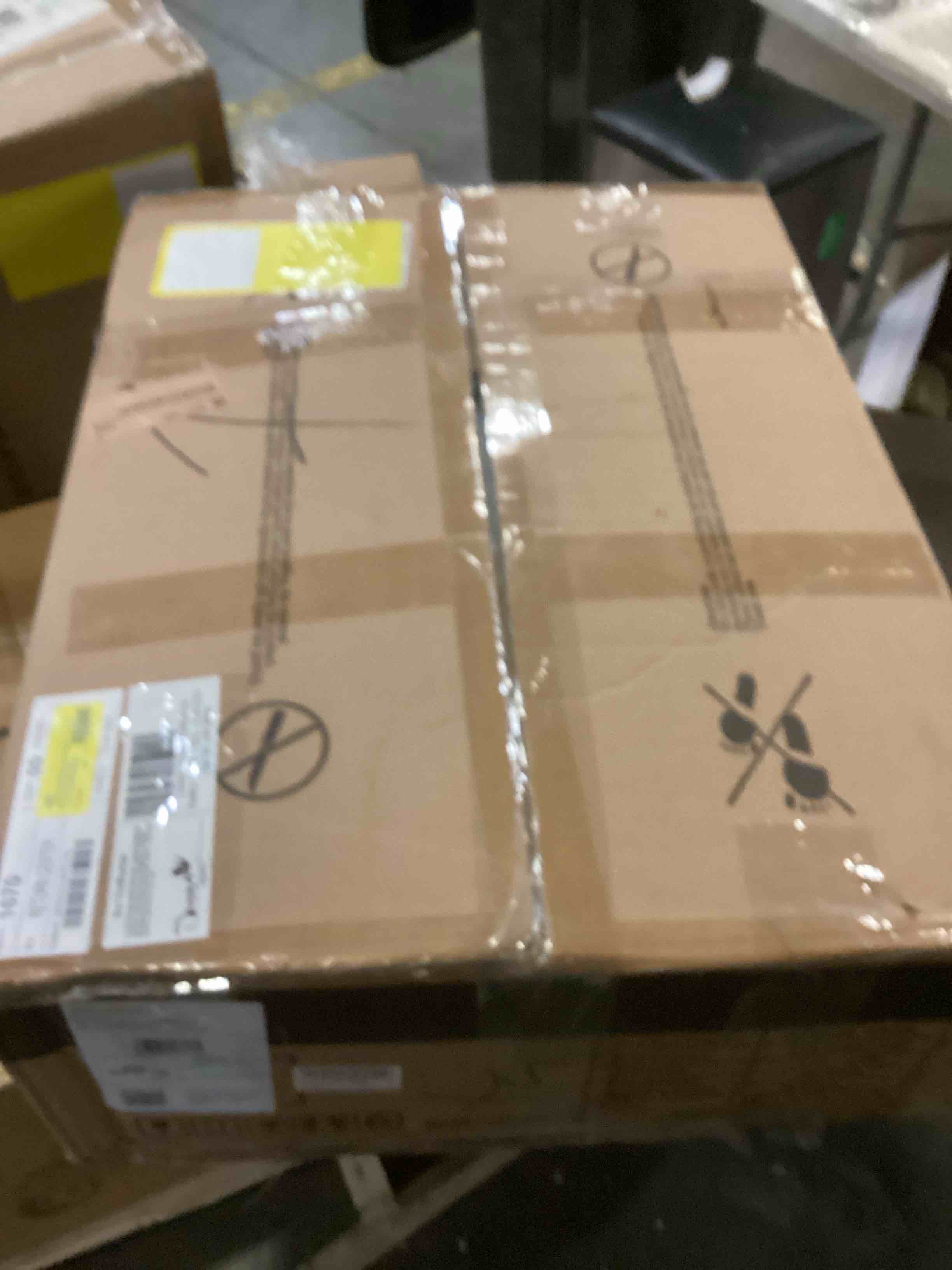 https://s3.amazonaws.com/lotting-images-prod/bidfta/GRN6799498_1738354395538.jpeg