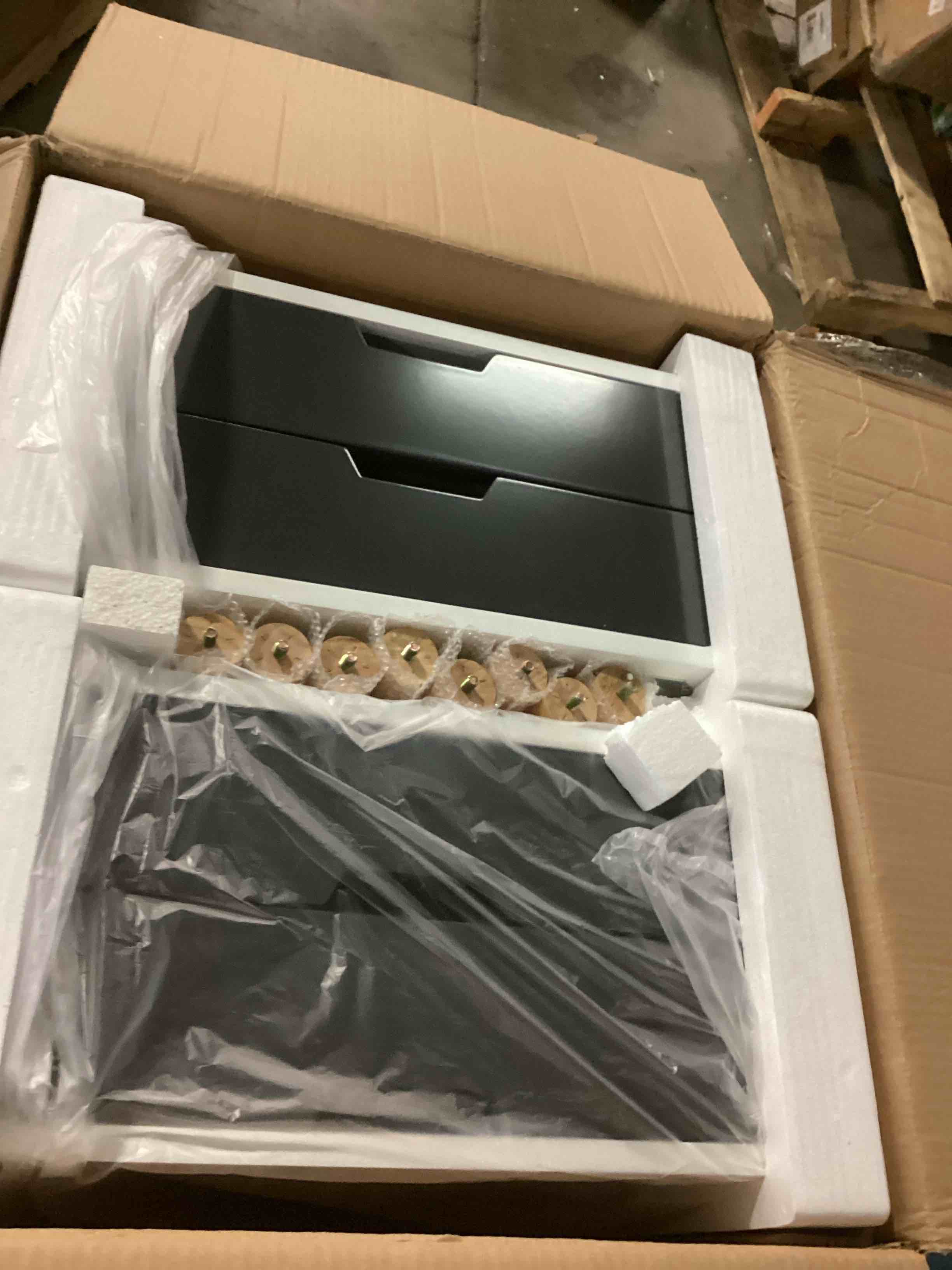 https://s3.amazonaws.com/lotting-images-prod/bidfta/GRN6800053_1729619252648.jpeg
