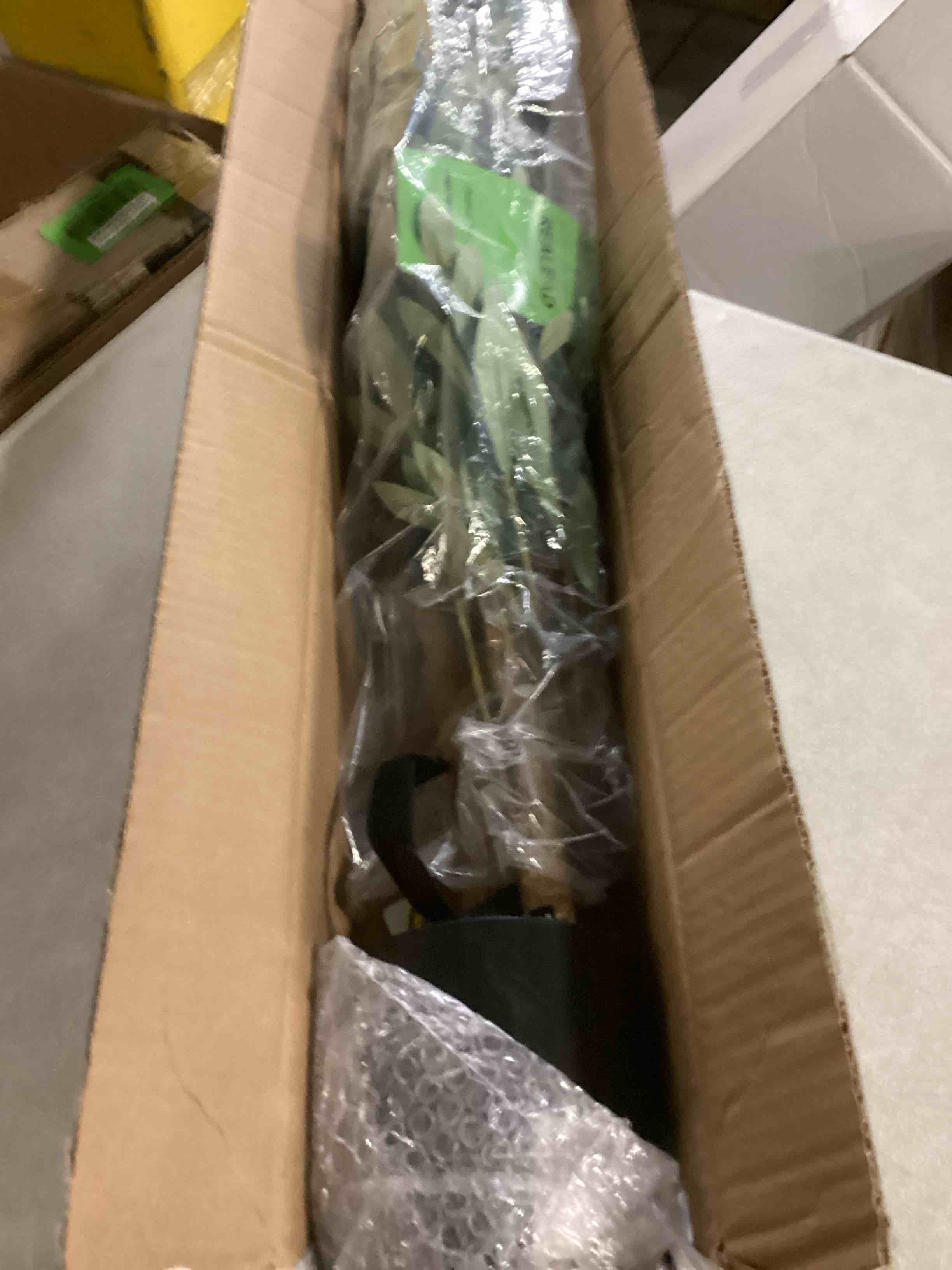 https://s3.amazonaws.com/lotting-images-prod/bidfta/GRN6800104_1729683576837.jpeg