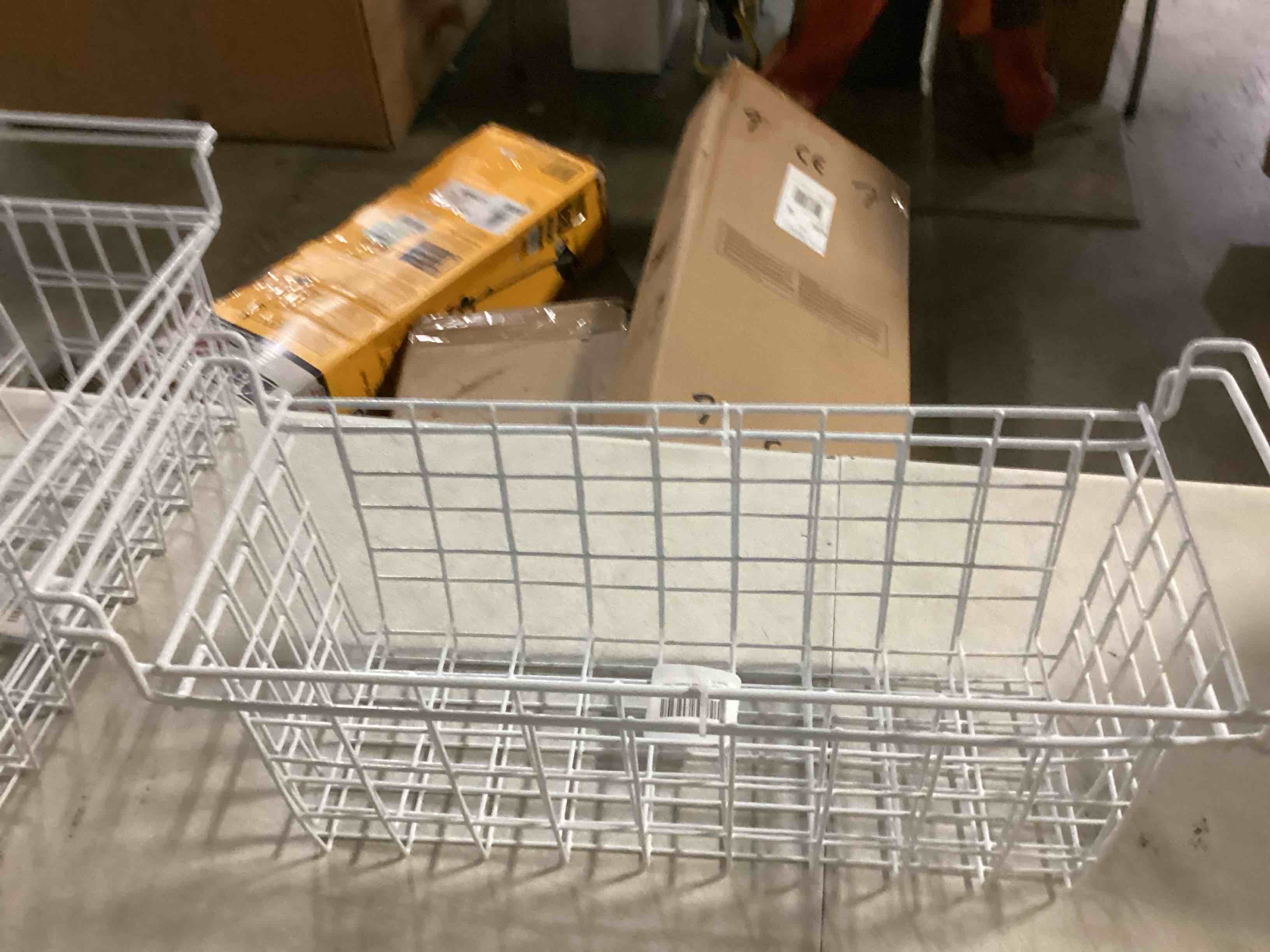 https://s3.amazonaws.com/lotting-images-prod/bidfta/GRN6800407_1729783706199.jpeg