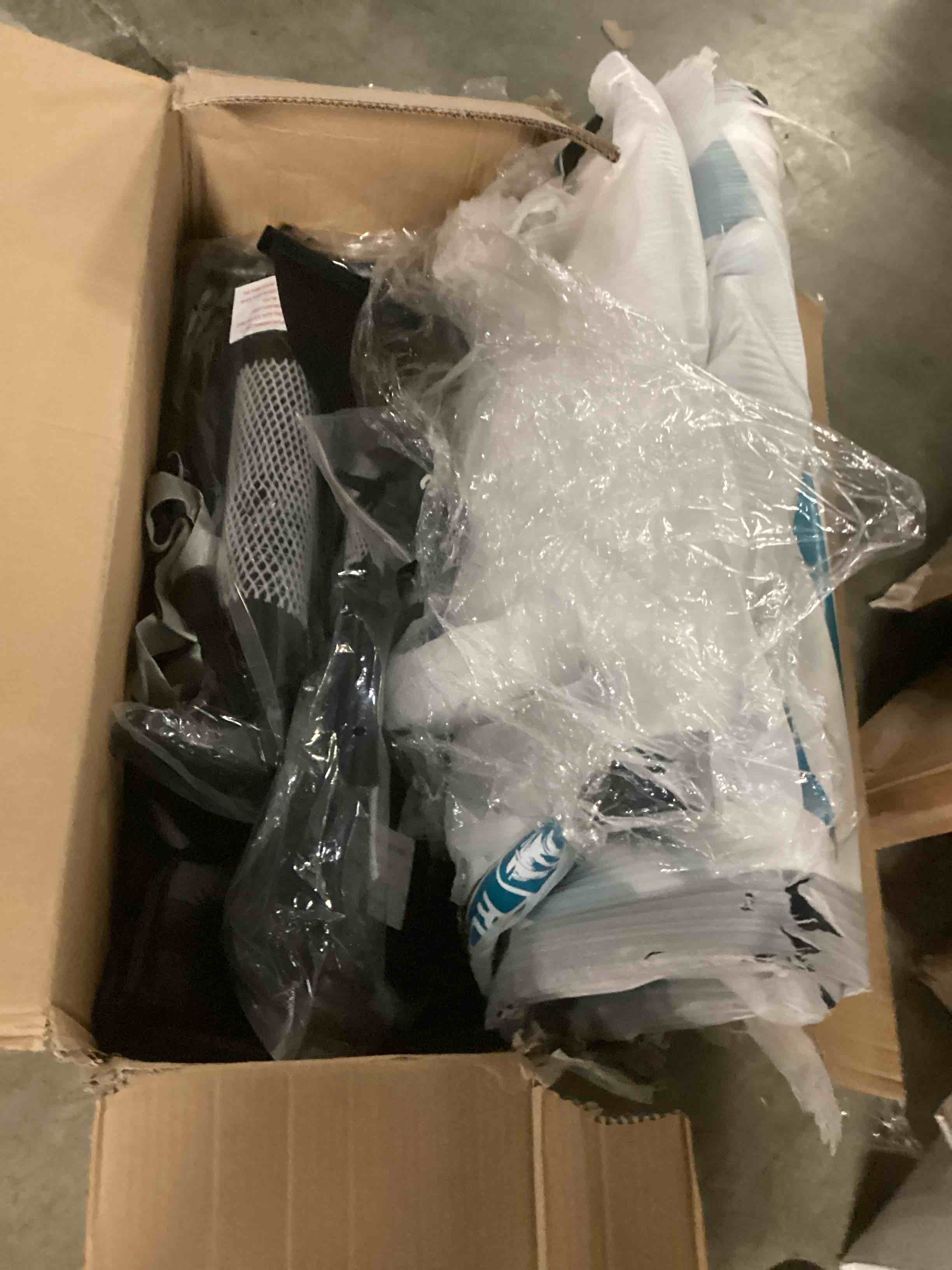 https://s3.amazonaws.com/lotting-images-prod/bidfta/GRN6800614_1729877841379.jpeg