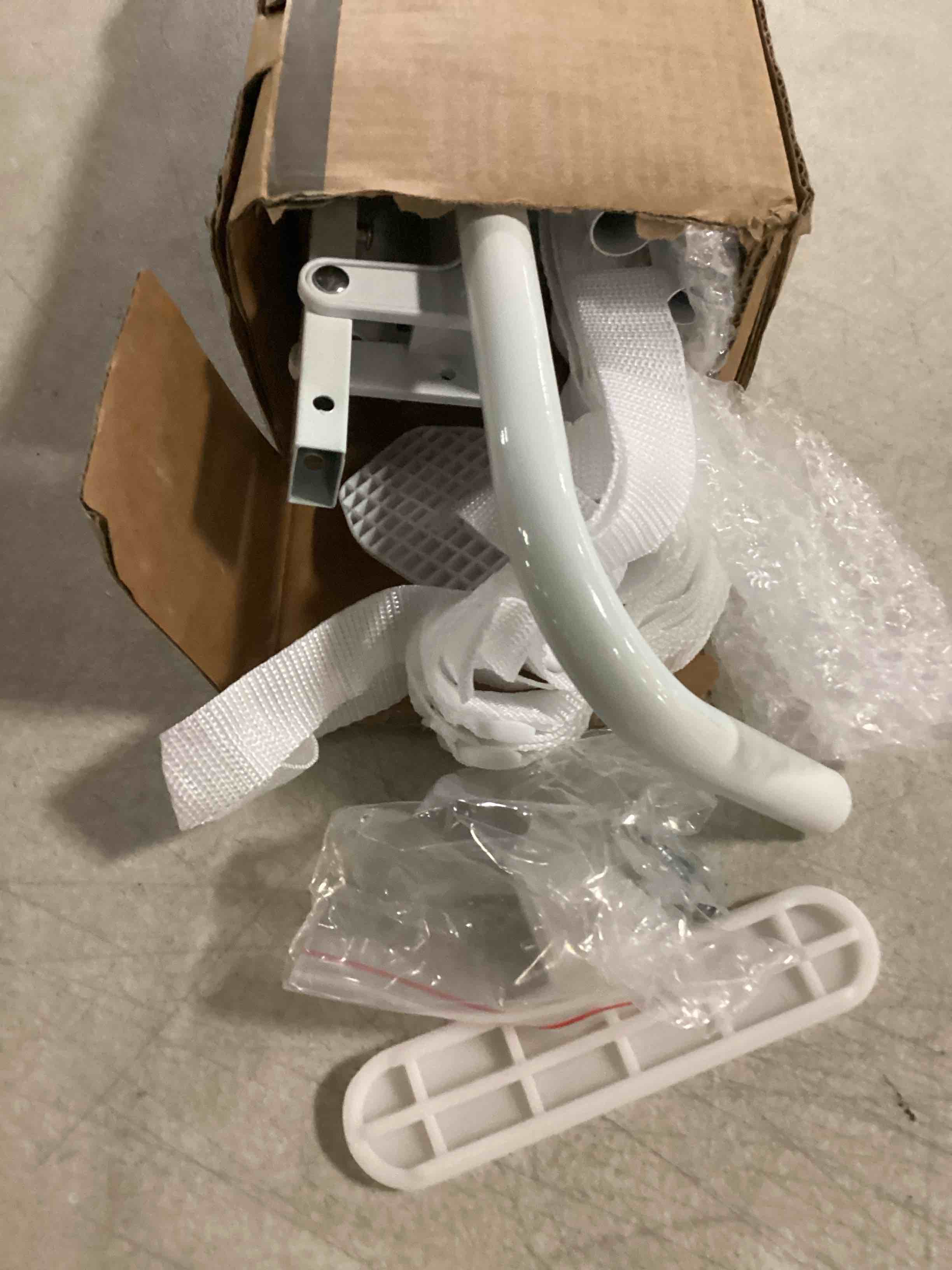 https://s3.amazonaws.com/lotting-images-prod/bidfta/GRN6800732_1730129364510.jpeg