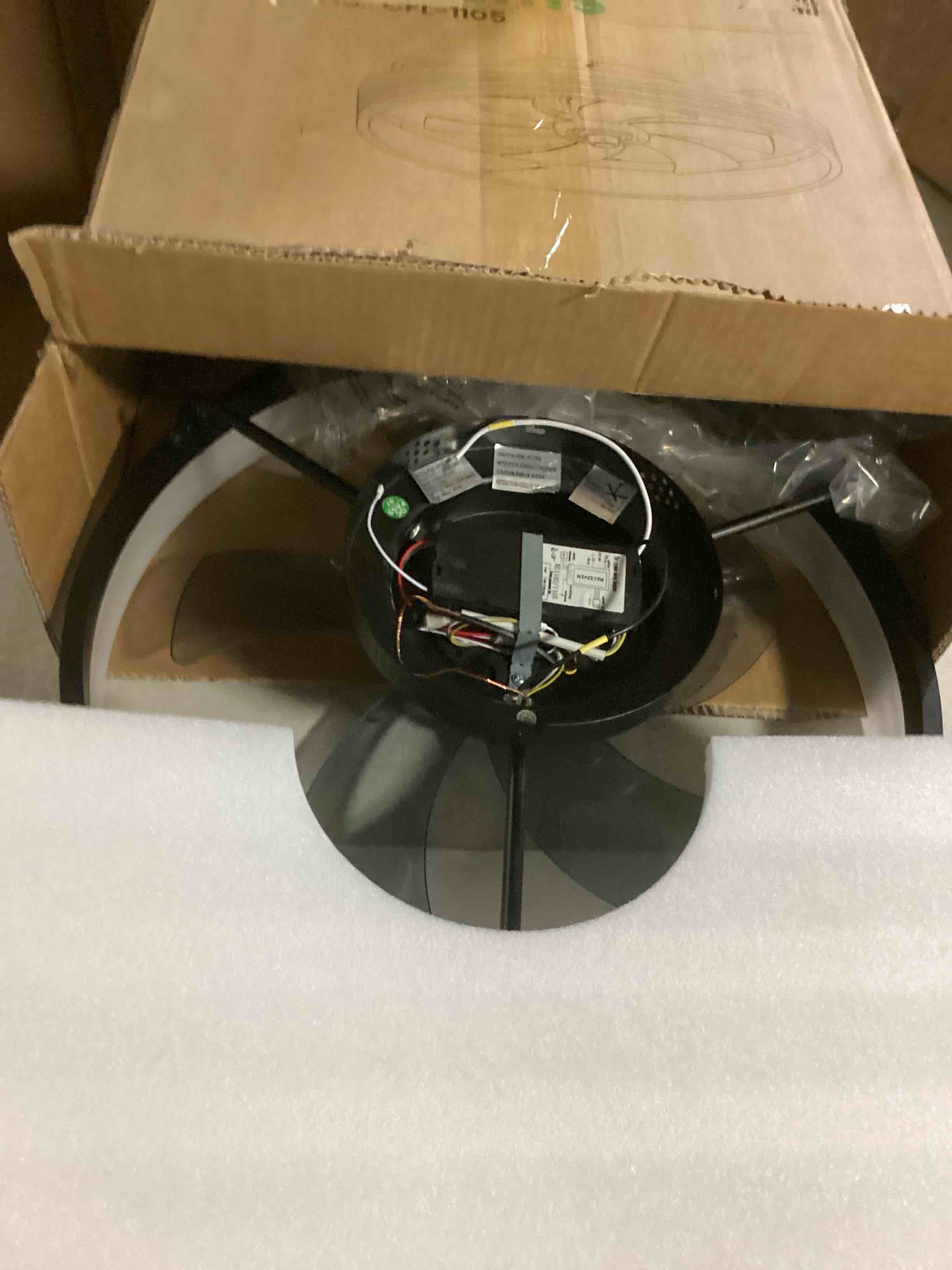 https://s3.amazonaws.com/lotting-images-prod/bidfta/GRN6800917_1730212585909.jpeg