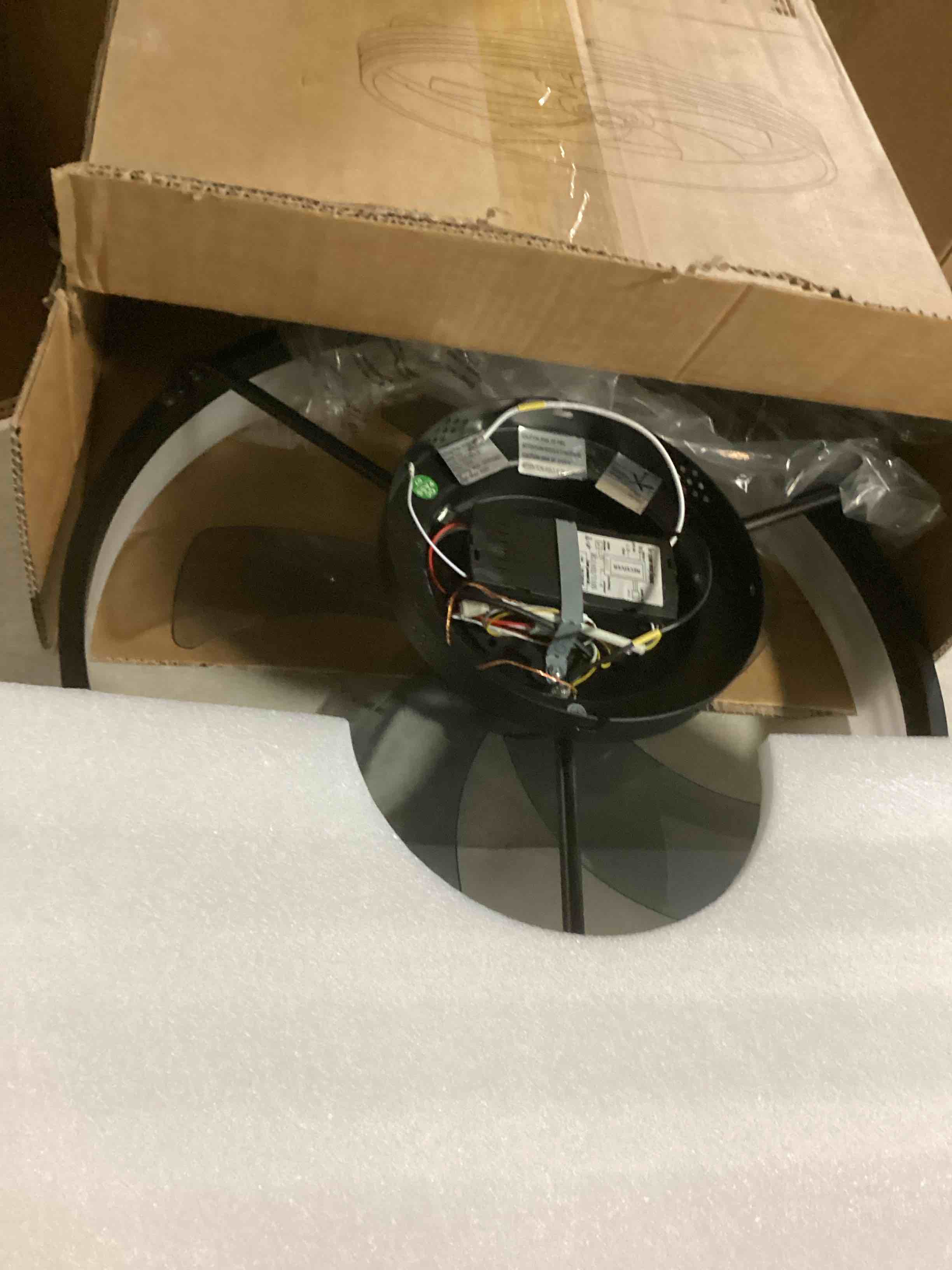 https://s3.amazonaws.com/lotting-images-prod/bidfta/GRN6800917_1730212587266.jpeg