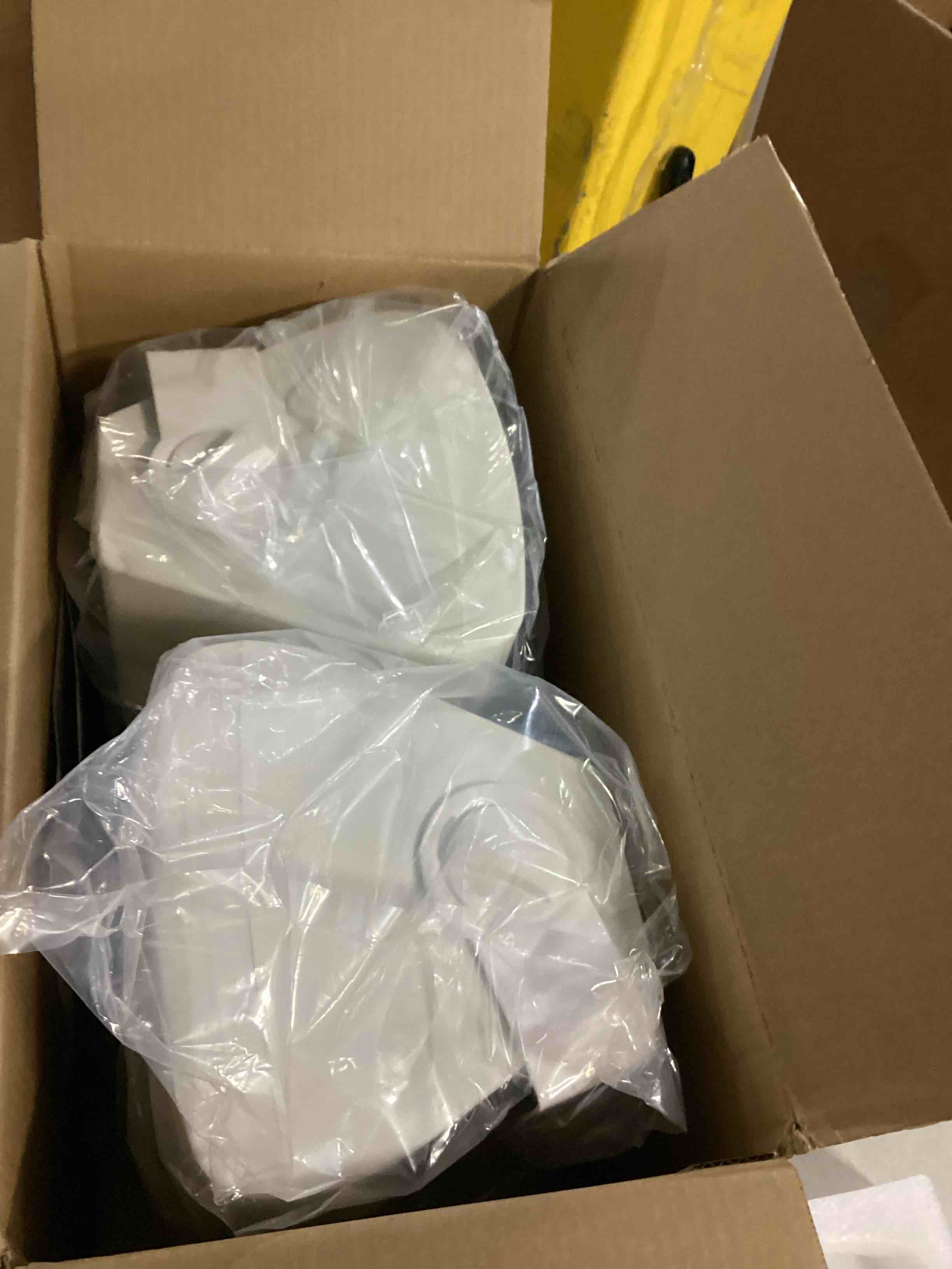 https://s3.amazonaws.com/lotting-images-prod/bidfta/GRN6800995_1730227441937.jpeg