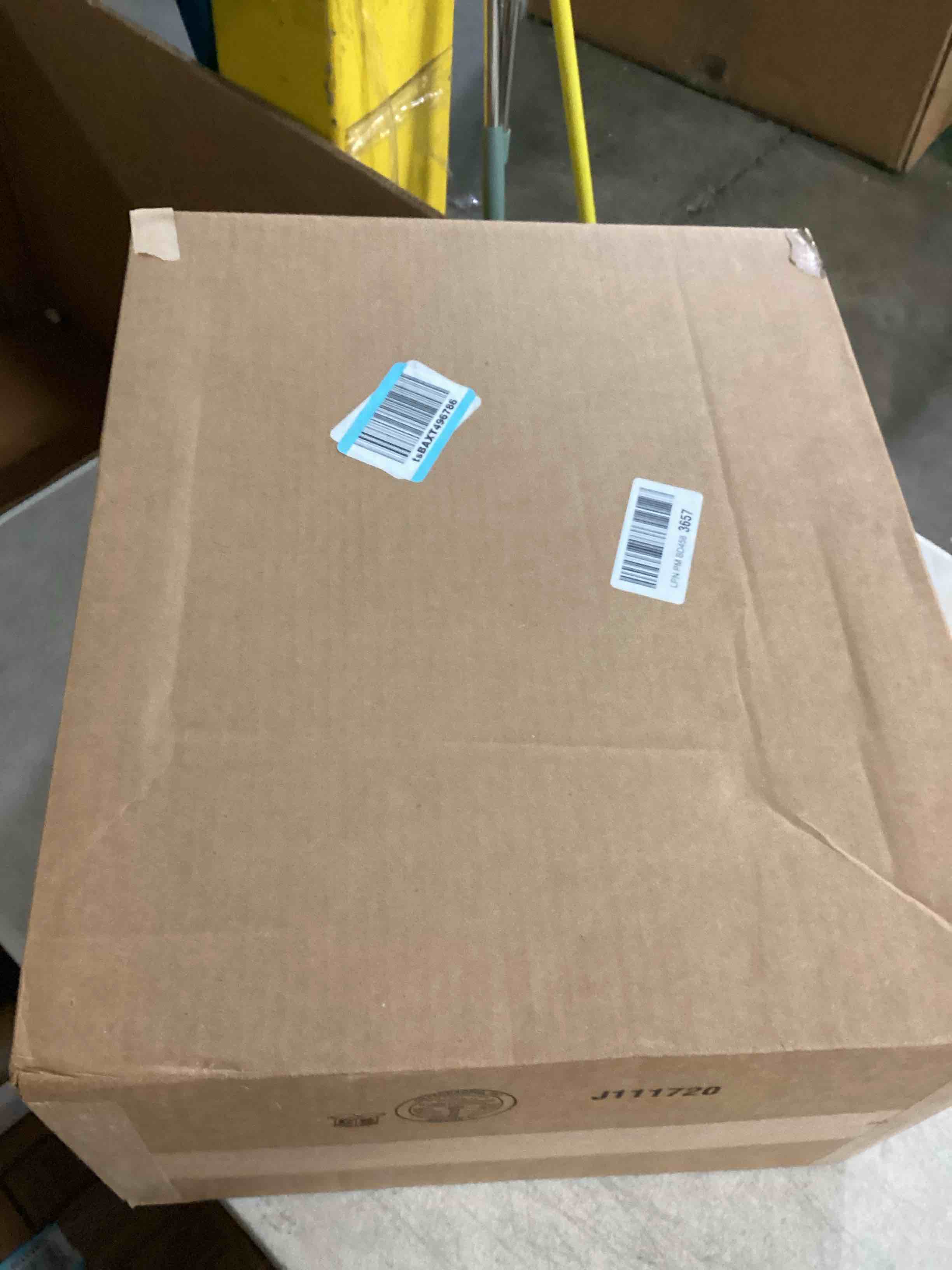 https://s3.amazonaws.com/lotting-images-prod/bidfta/GRN6801372_1730397456751.jpeg