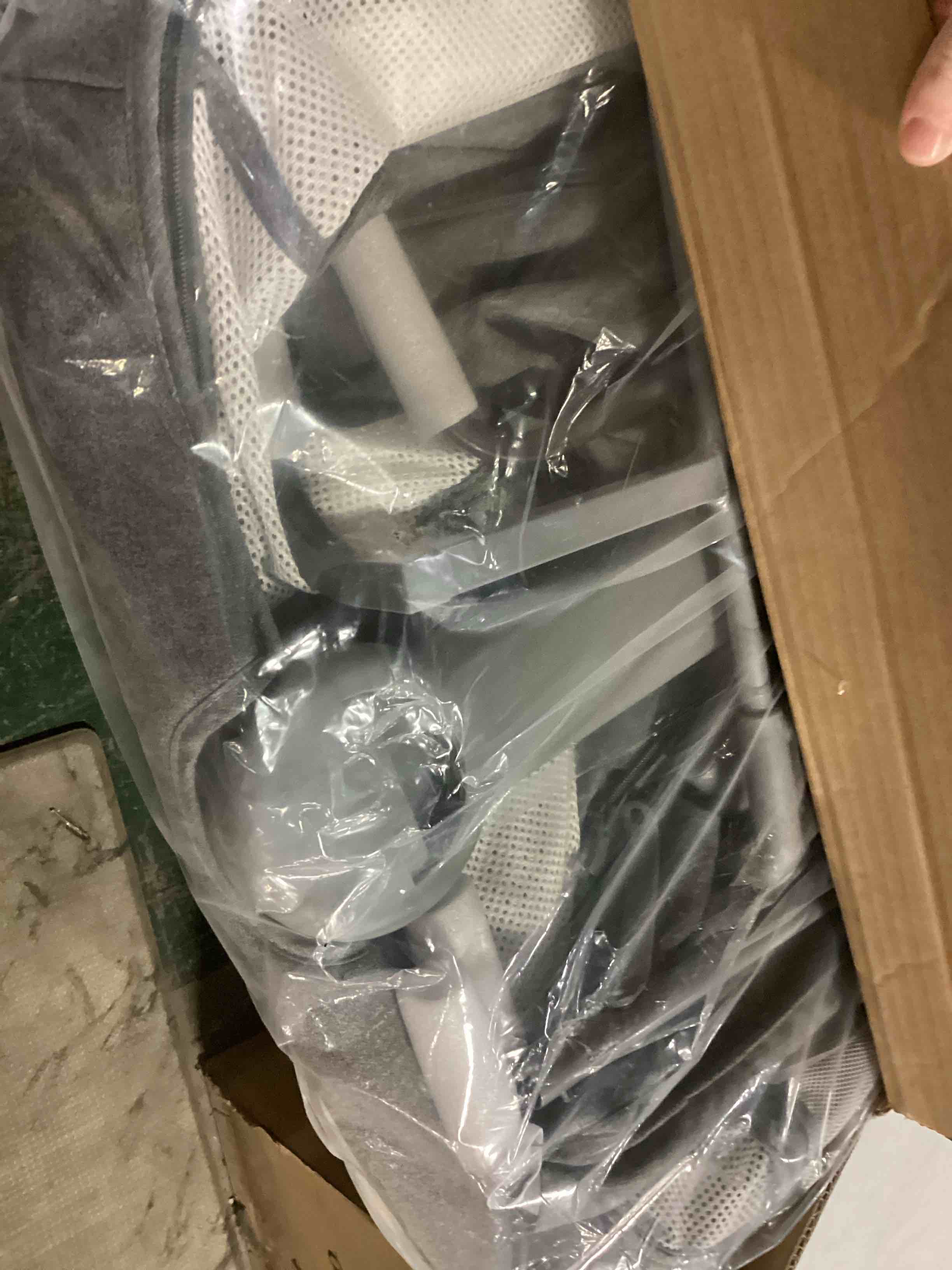 https://s3.amazonaws.com/lotting-images-prod/bidfta/GRN6801485_1729338757348.jpeg
