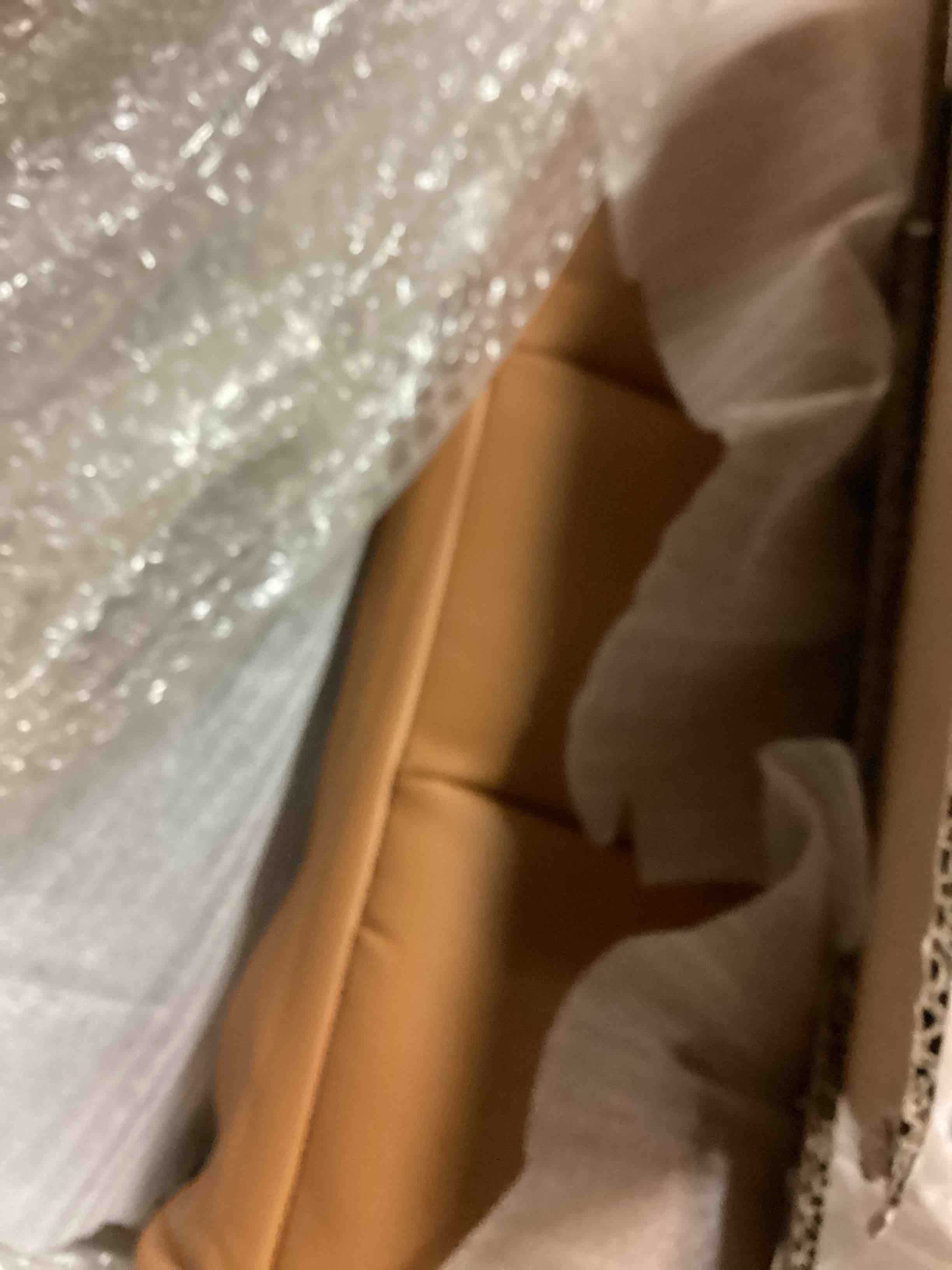 https://s3.amazonaws.com/lotting-images-prod/bidfta/GRN6801627_1729536949250.jpeg