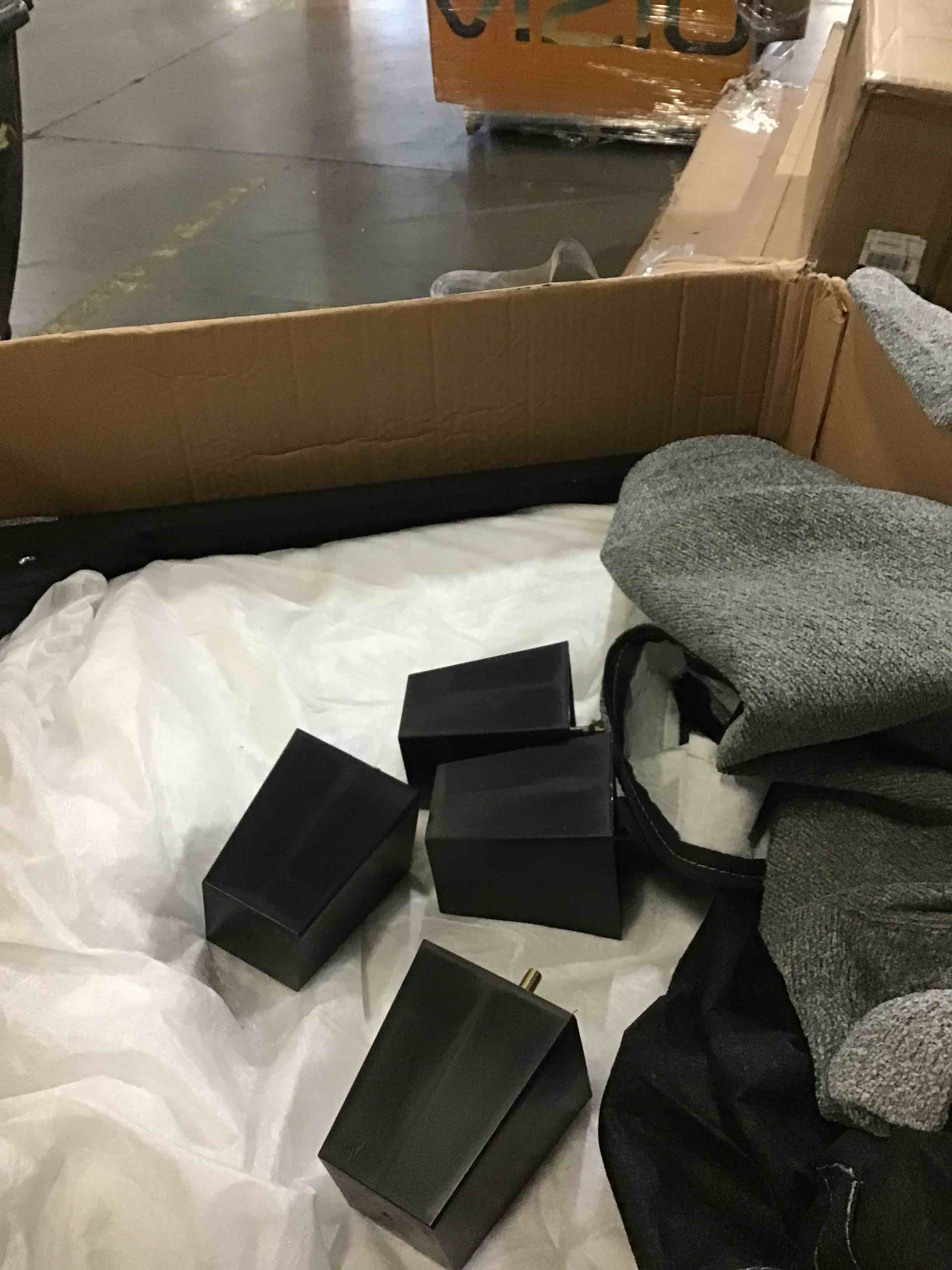 https://s3.amazonaws.com/lotting-images-prod/bidfta/GRN6802975_1728668628585.jpeg