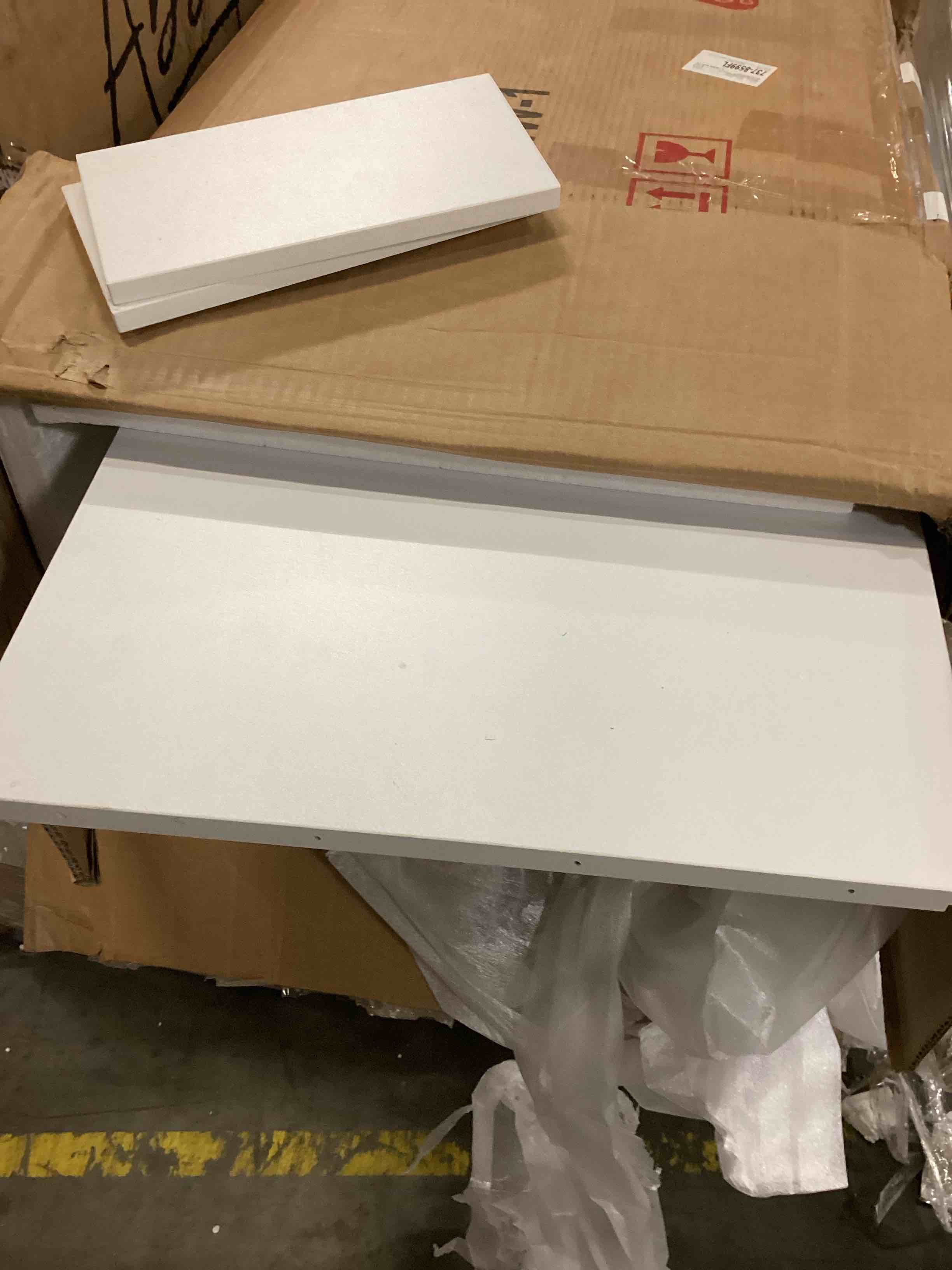 https://s3.amazonaws.com/lotting-images-prod/bidfta/GRN6803007_1728917377478.jpeg