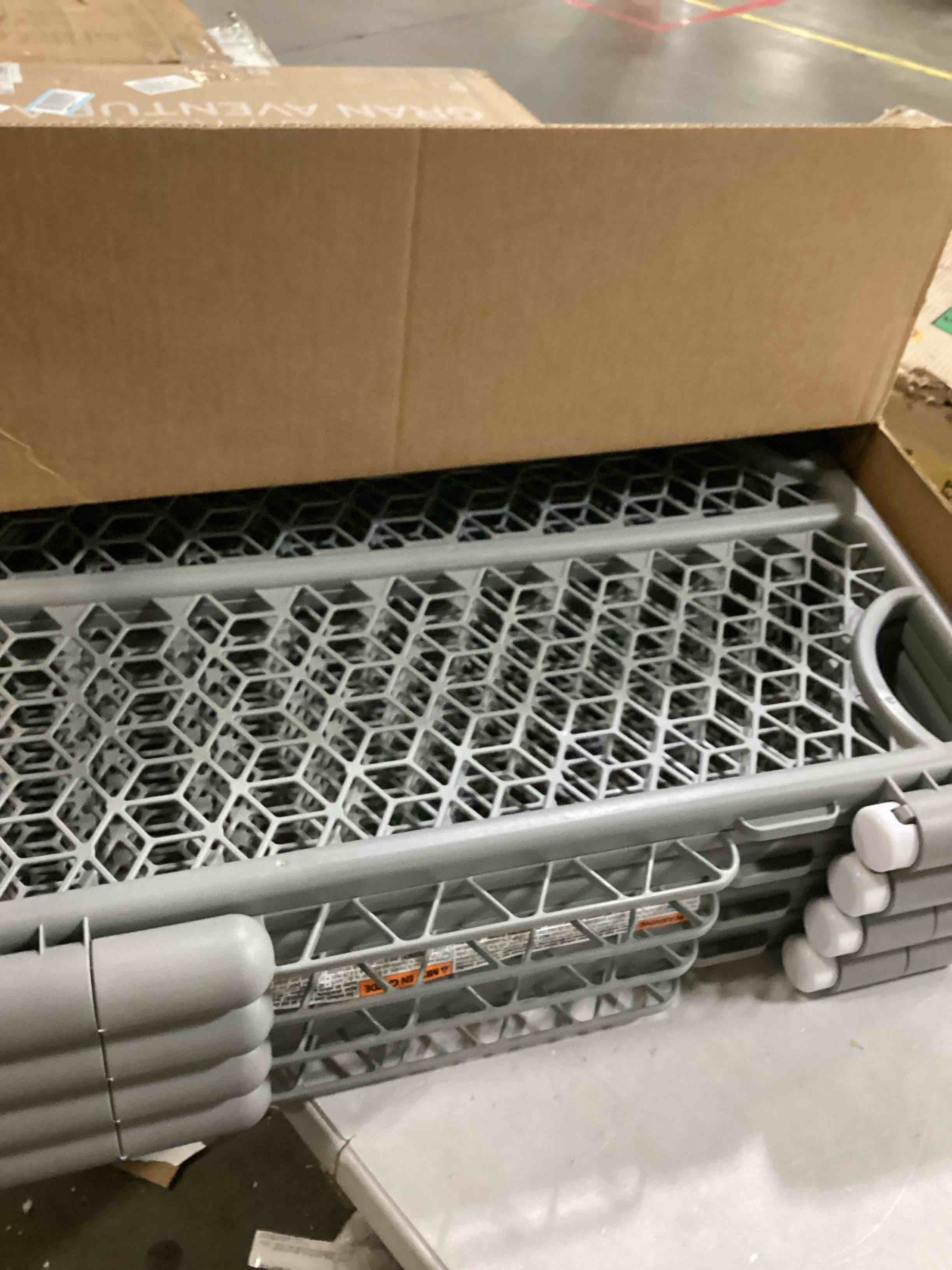 https://s3.amazonaws.com/lotting-images-prod/bidfta/GRN6803250_1729175110977.jpeg