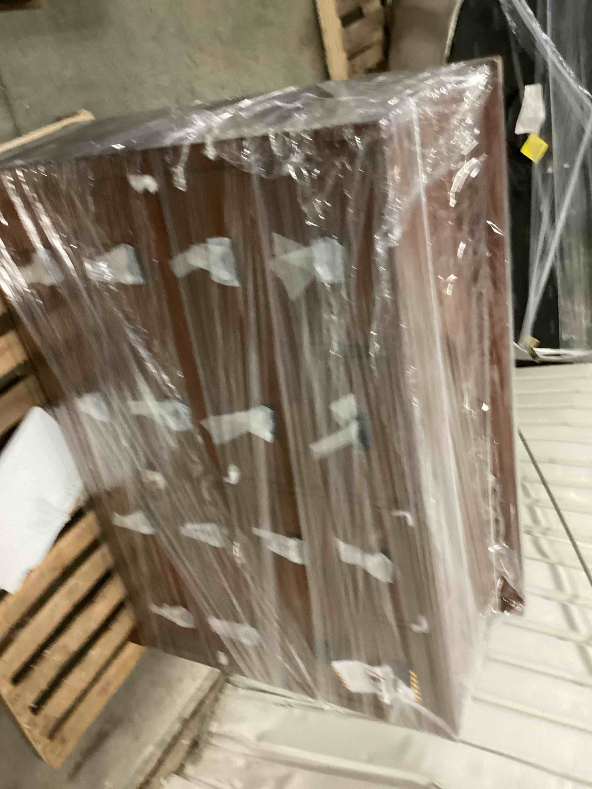 https://s3.amazonaws.com/lotting-images-prod/bidfta/GRN6803779_1729861512746.jpeg