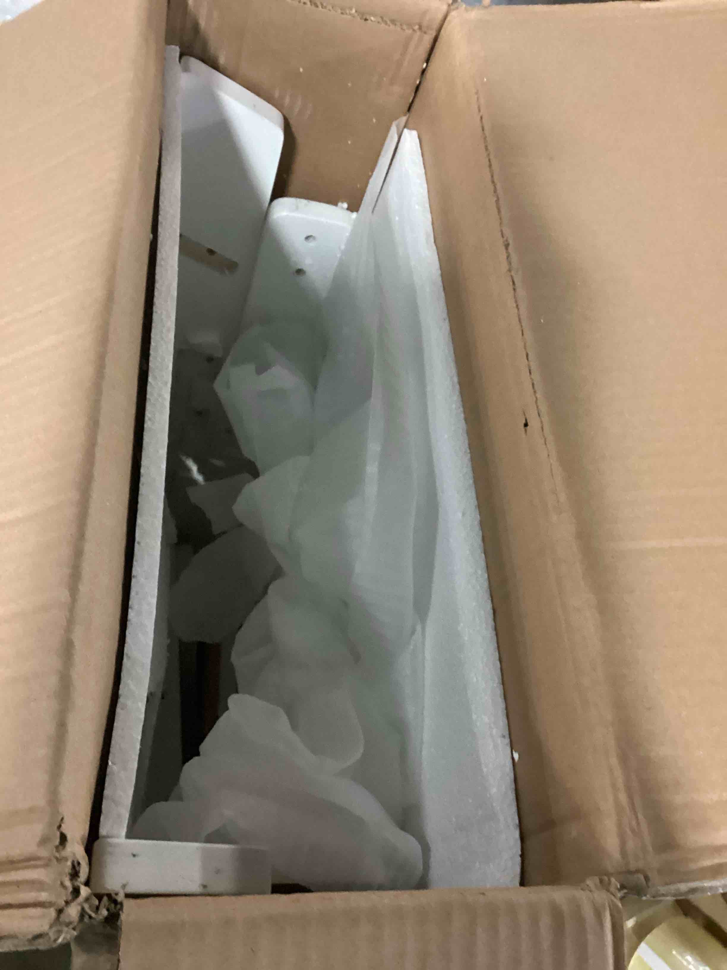https://s3.amazonaws.com/lotting-images-prod/bidfta/GRN6804484_1728570959816.jpeg
