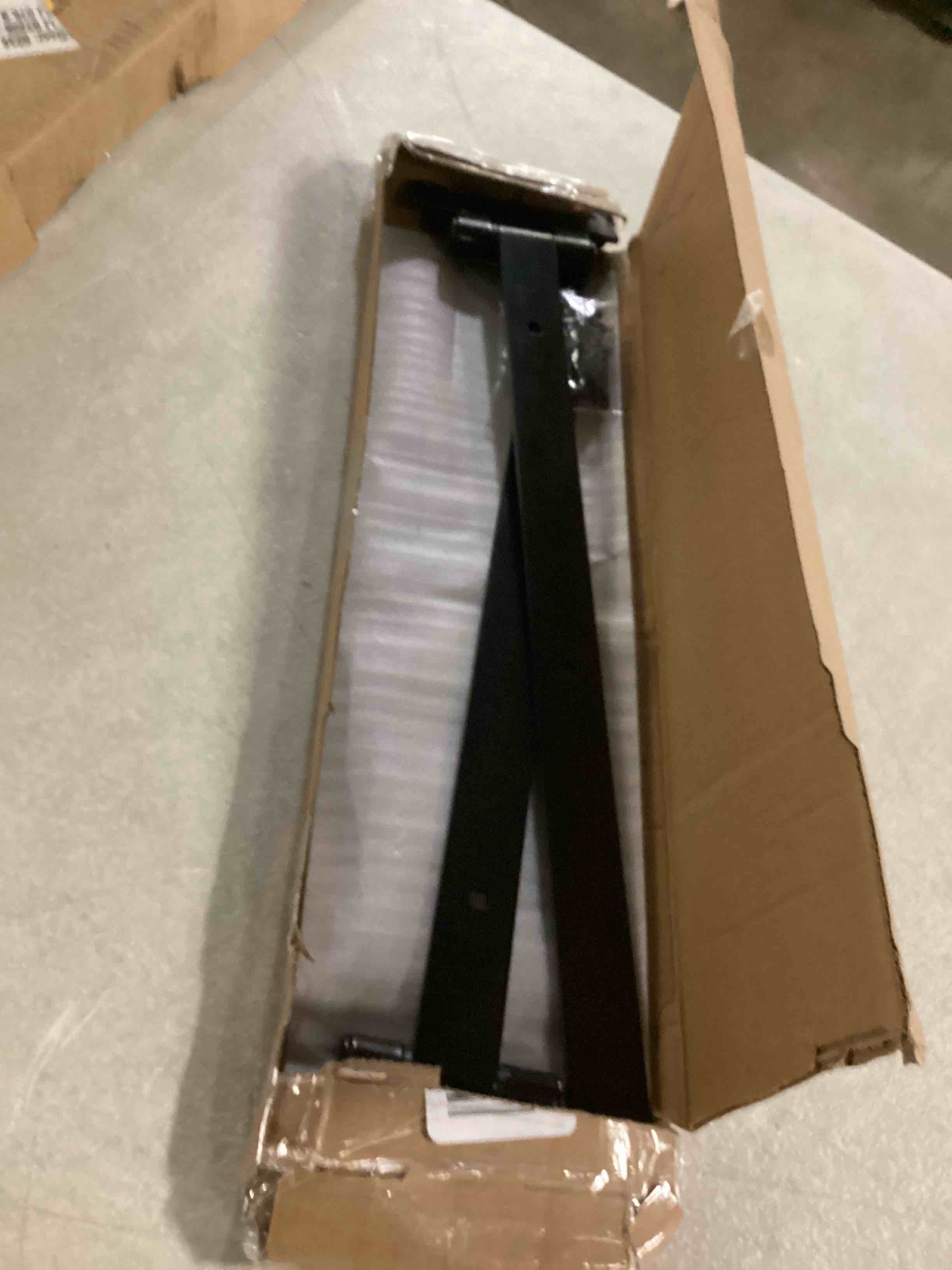 https://s3.amazonaws.com/lotting-images-prod/bidfta/GRN6804511_1728573777696.jpeg