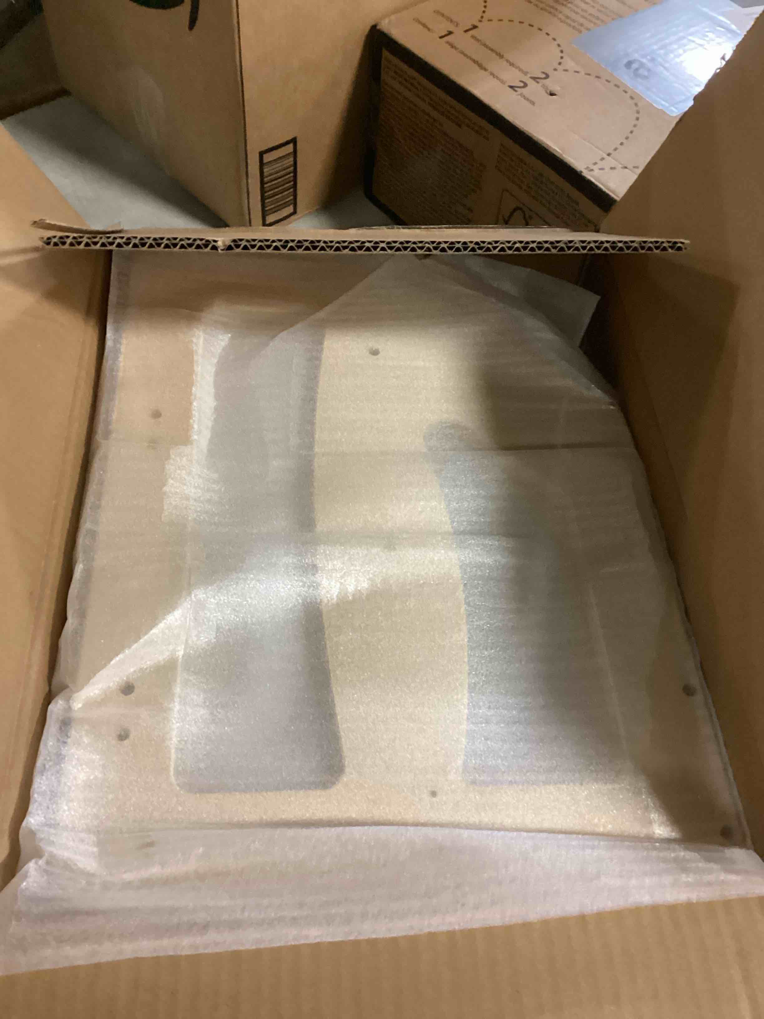 https://s3.amazonaws.com/lotting-images-prod/bidfta/GRN6804763_1728903984053.jpeg