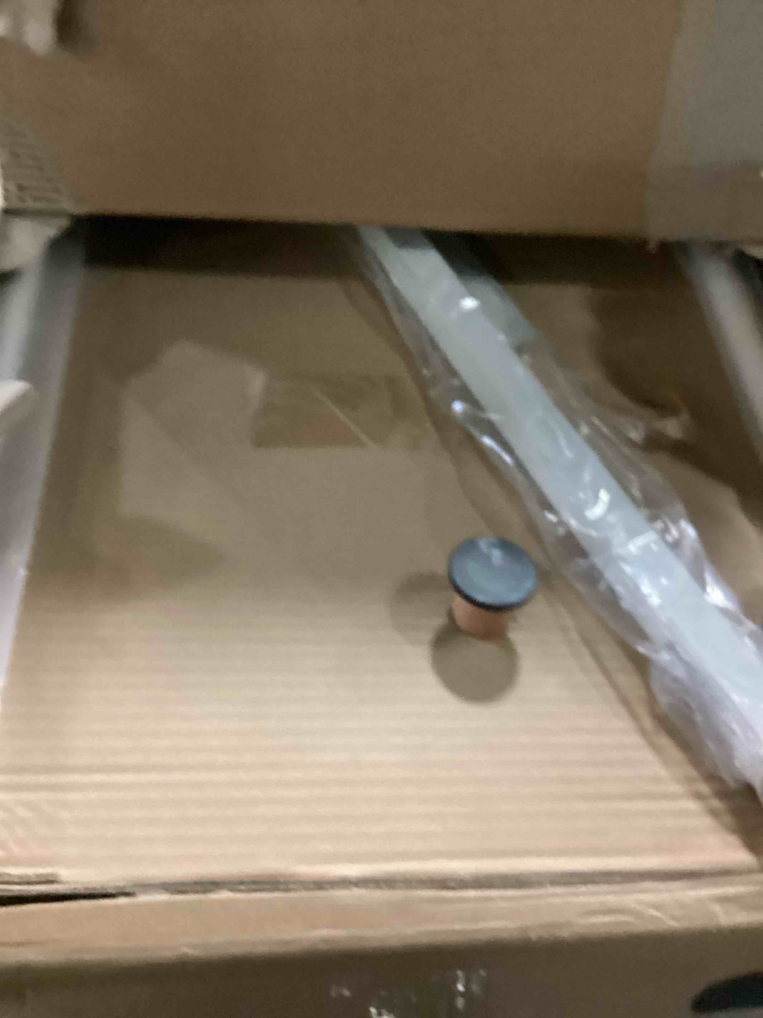 https://s3.amazonaws.com/lotting-images-prod/bidfta/GRN6804958_1728990990583.jpeg
