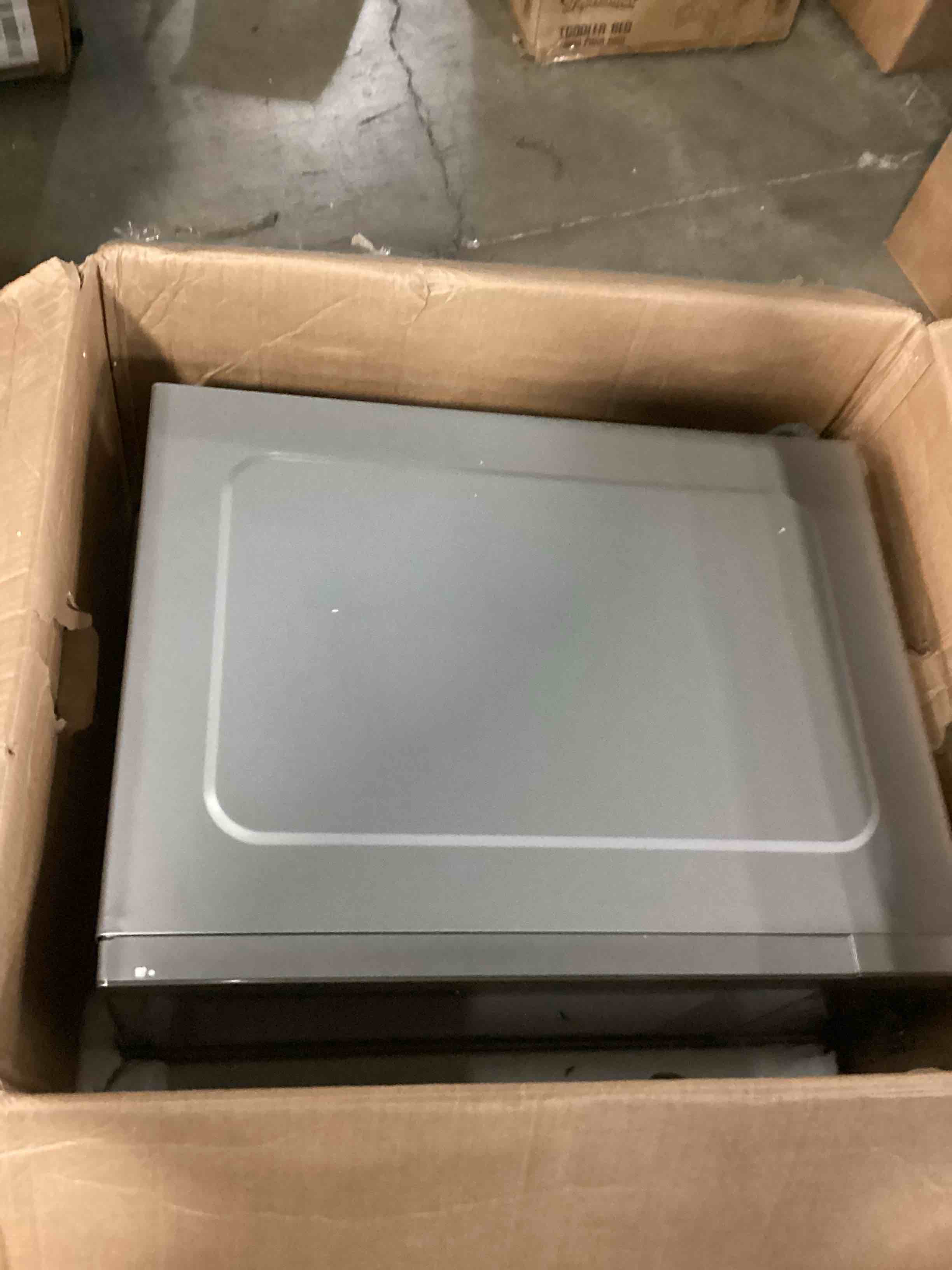 https://s3.amazonaws.com/lotting-images-prod/bidfta/GRN6805129_1729016783361.jpeg