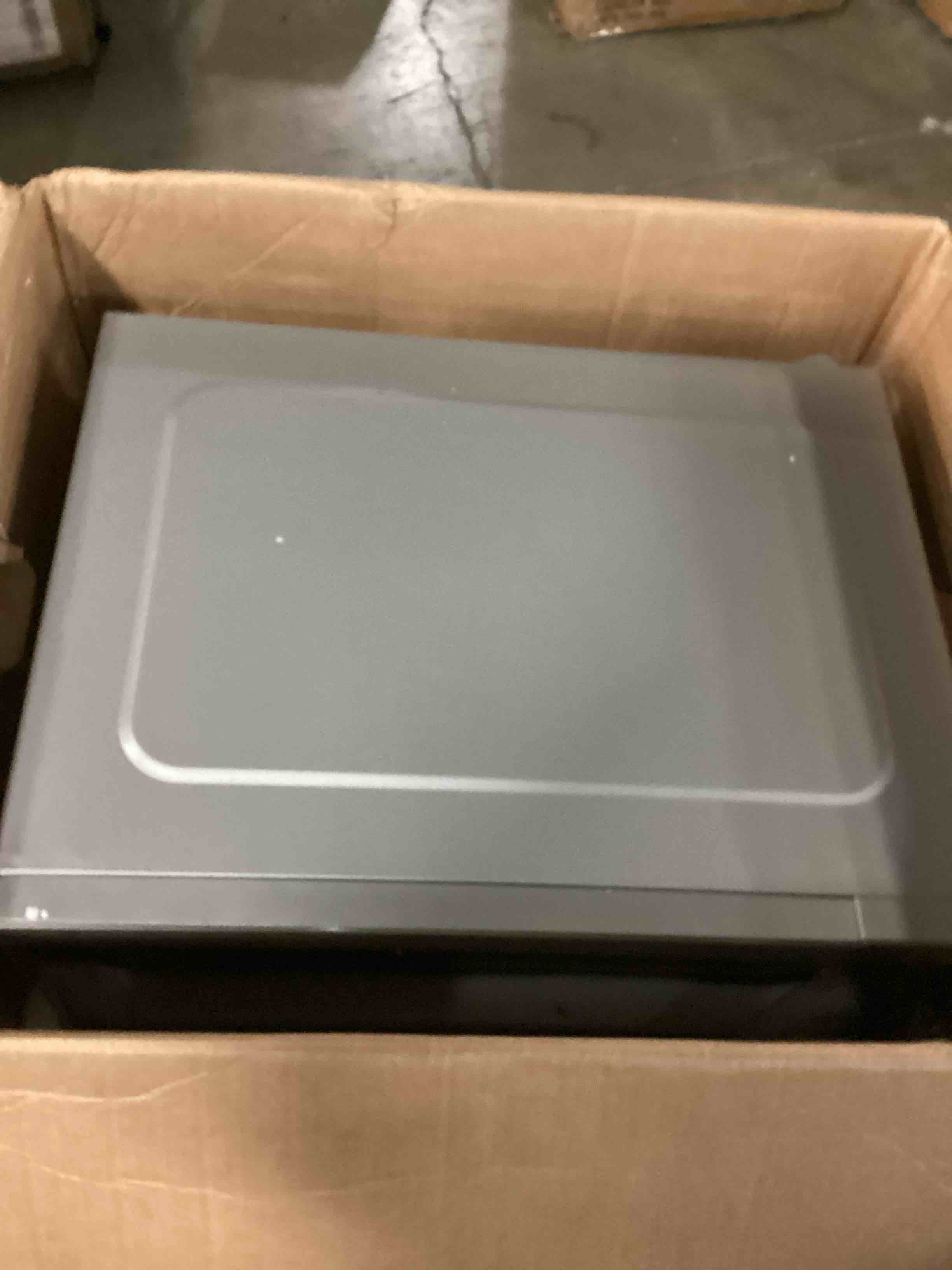 https://s3.amazonaws.com/lotting-images-prod/bidfta/GRN6805129_1729016785731.jpeg