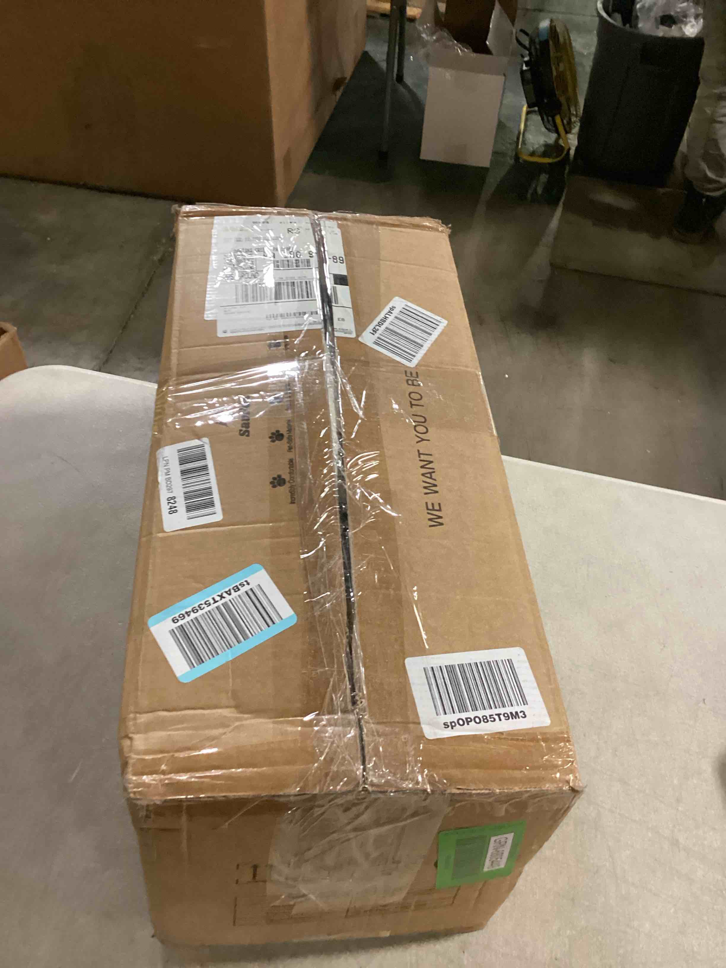 https://s3.amazonaws.com/lotting-images-prod/bidfta/GRN6805449_1729252761537.jpeg