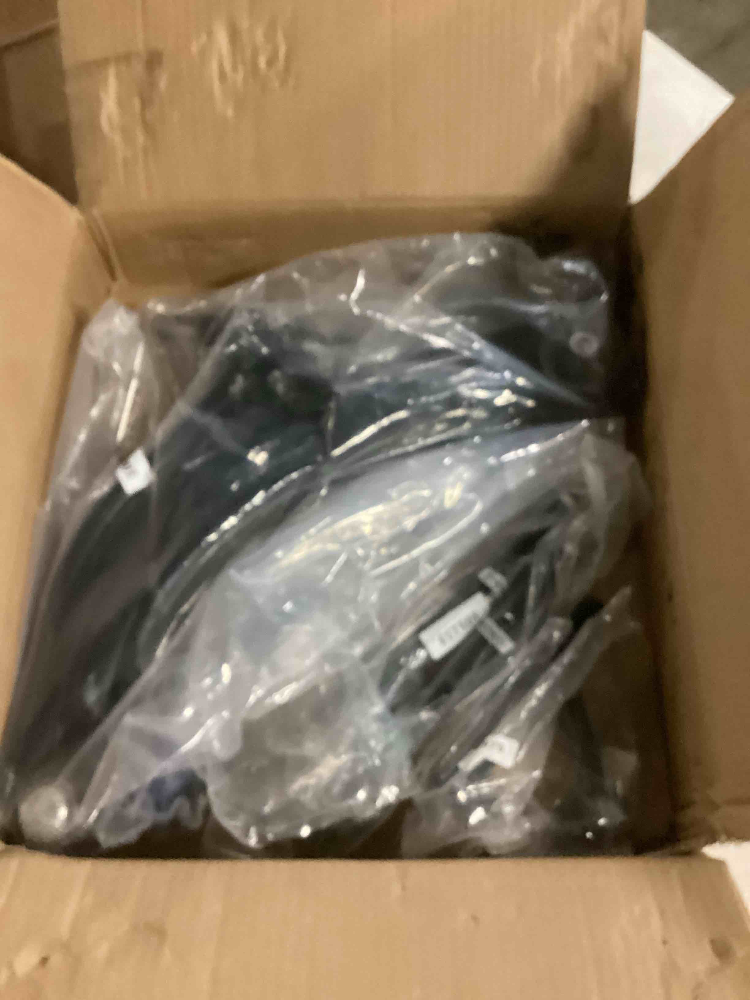https://s3.amazonaws.com/lotting-images-prod/bidfta/GRN6805573_1729272084982.jpeg
