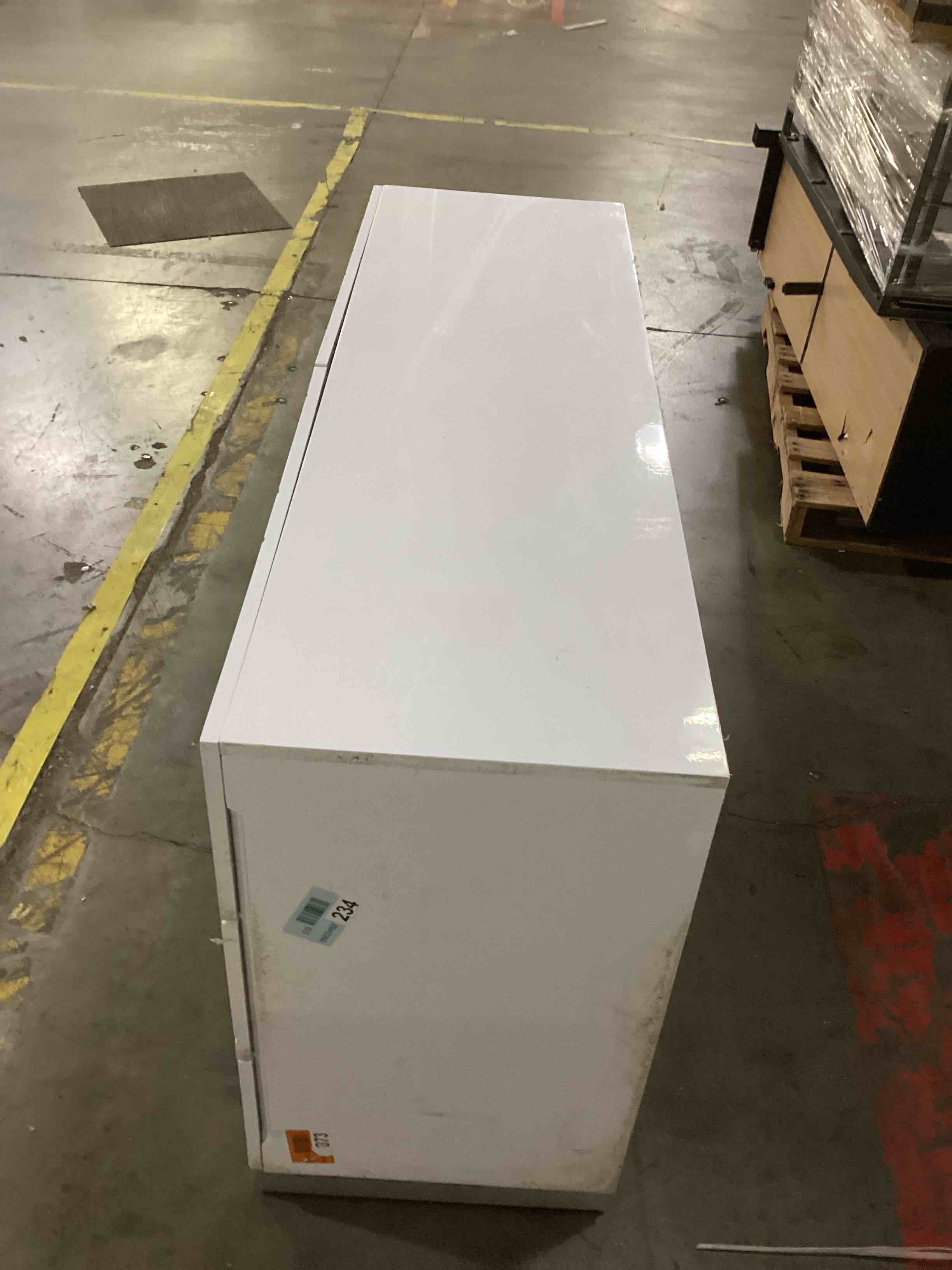 https://s3.amazonaws.com/lotting-images-prod/bidfta/GRN6806824_1729878216609.jpeg