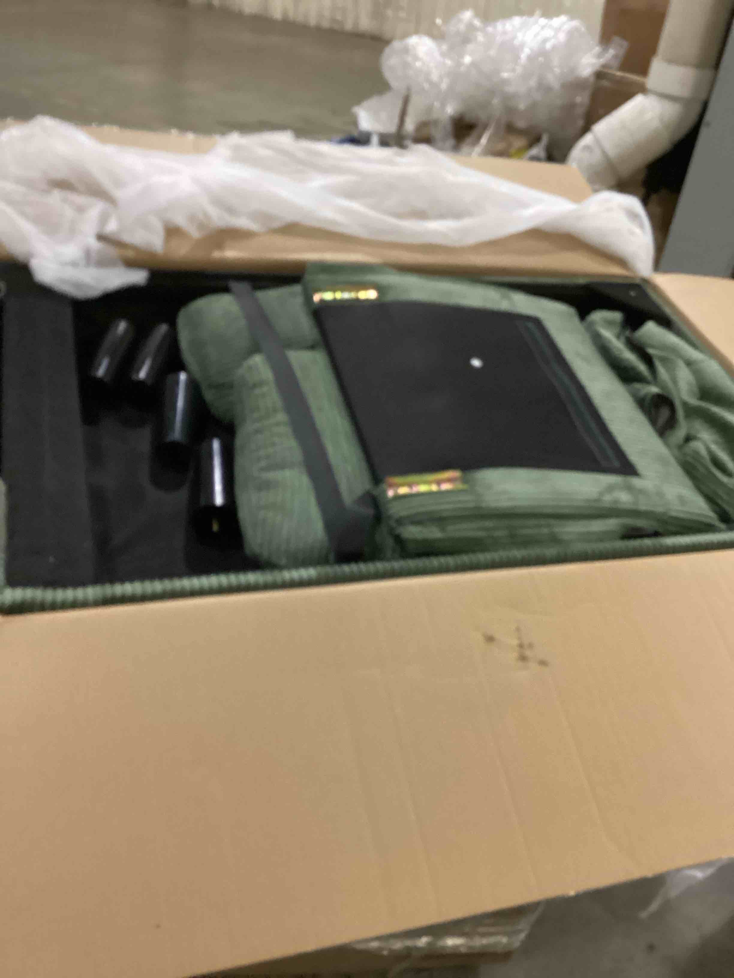https://s3.amazonaws.com/lotting-images-prod/bidfta/GRN6806852_1730123039235.jpeg