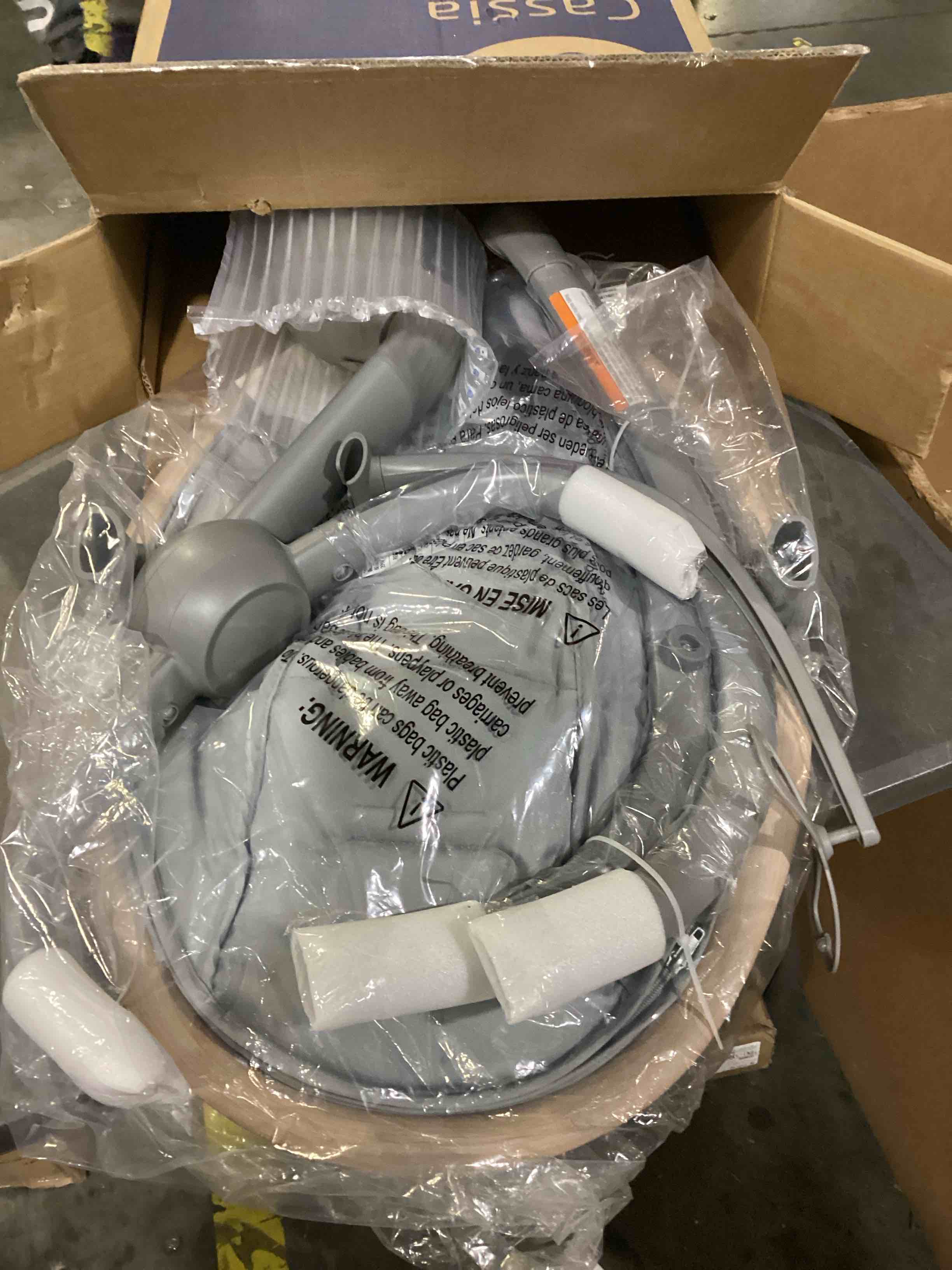 https://s3.amazonaws.com/lotting-images-prod/bidfta/GRN6806975_1730203341320.jpeg