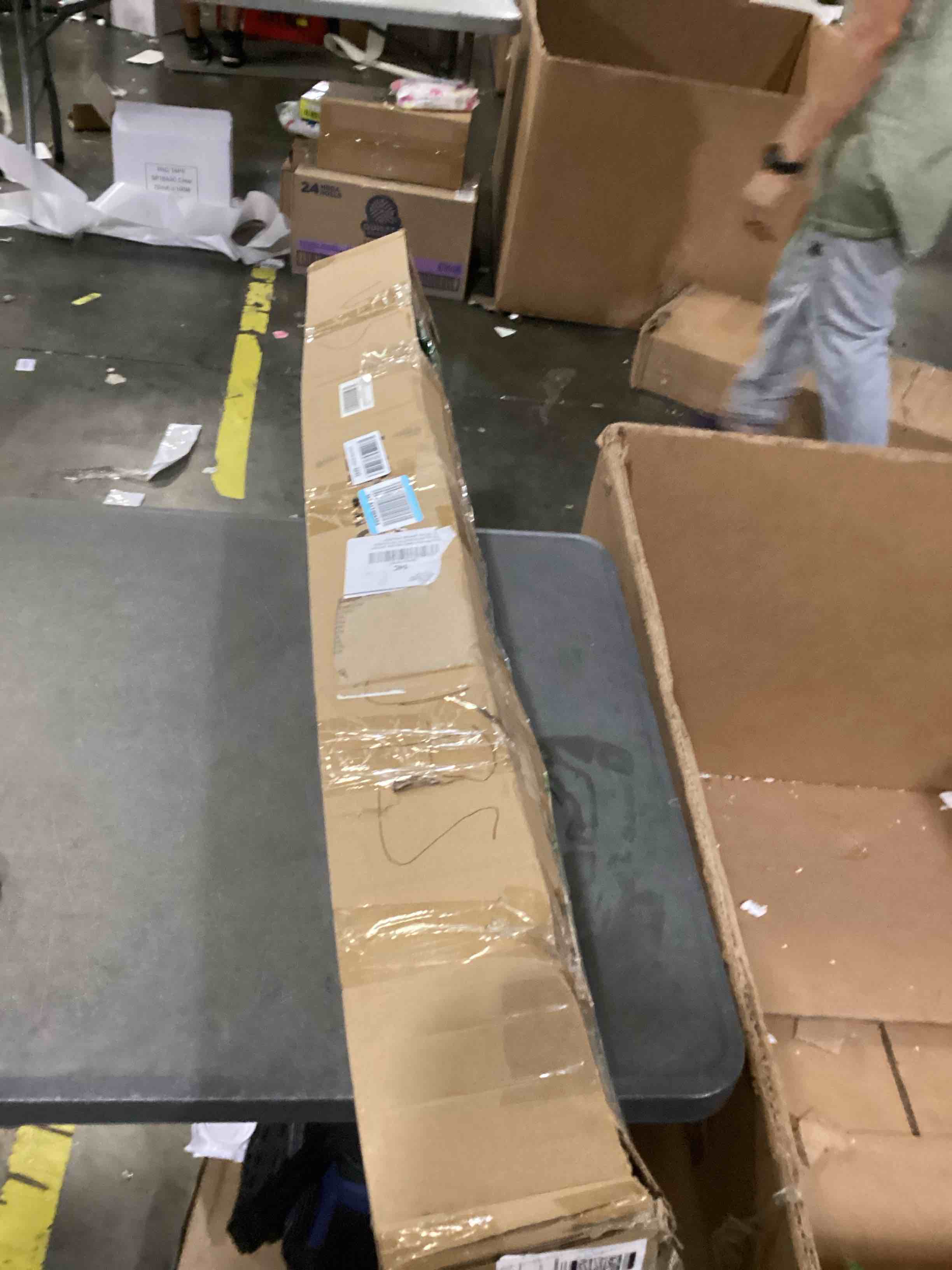 https://s3.amazonaws.com/lotting-images-prod/bidfta/GRN6807263_1730394967328.jpeg