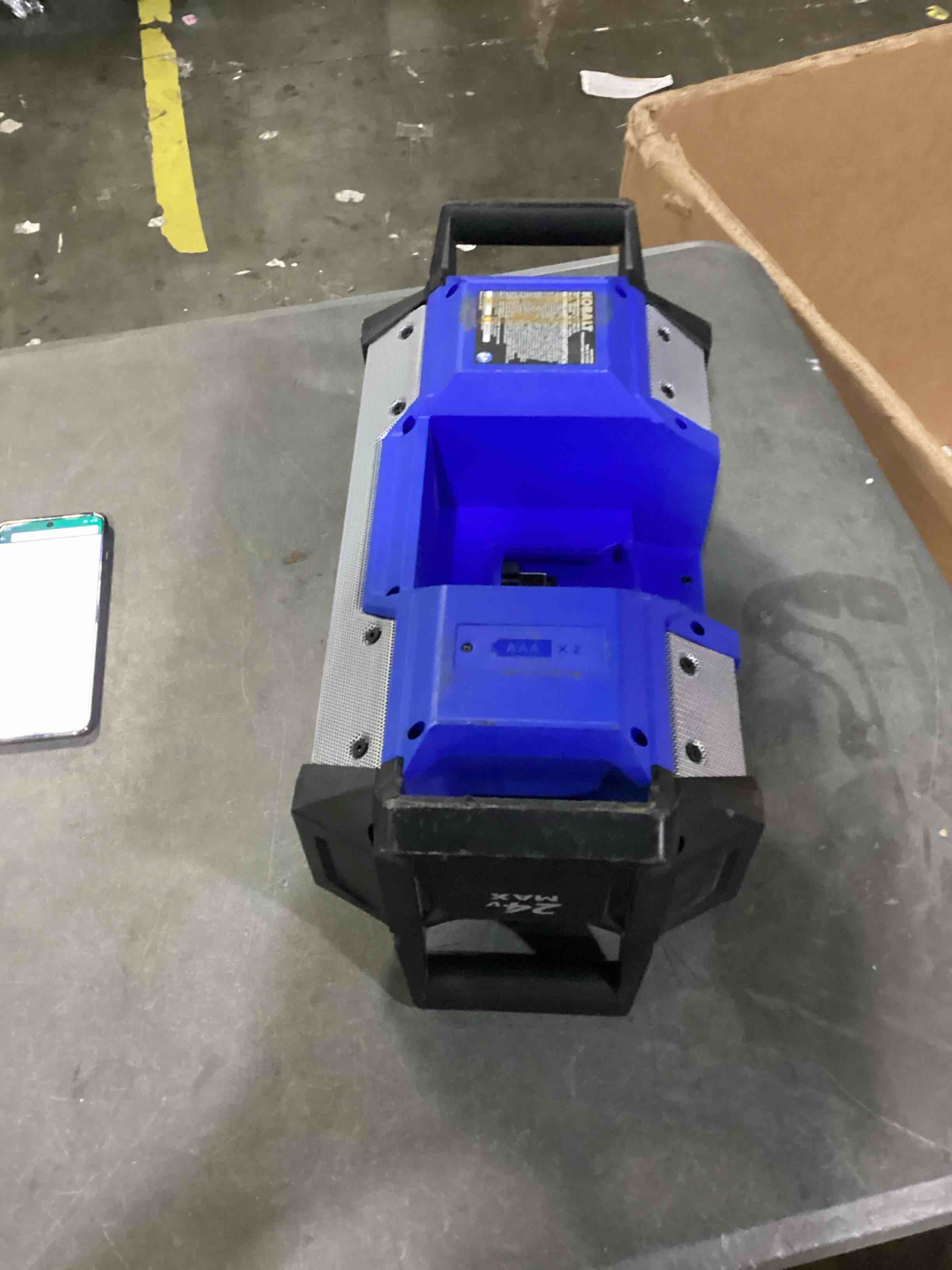 kobalt speaker no battery or charger 