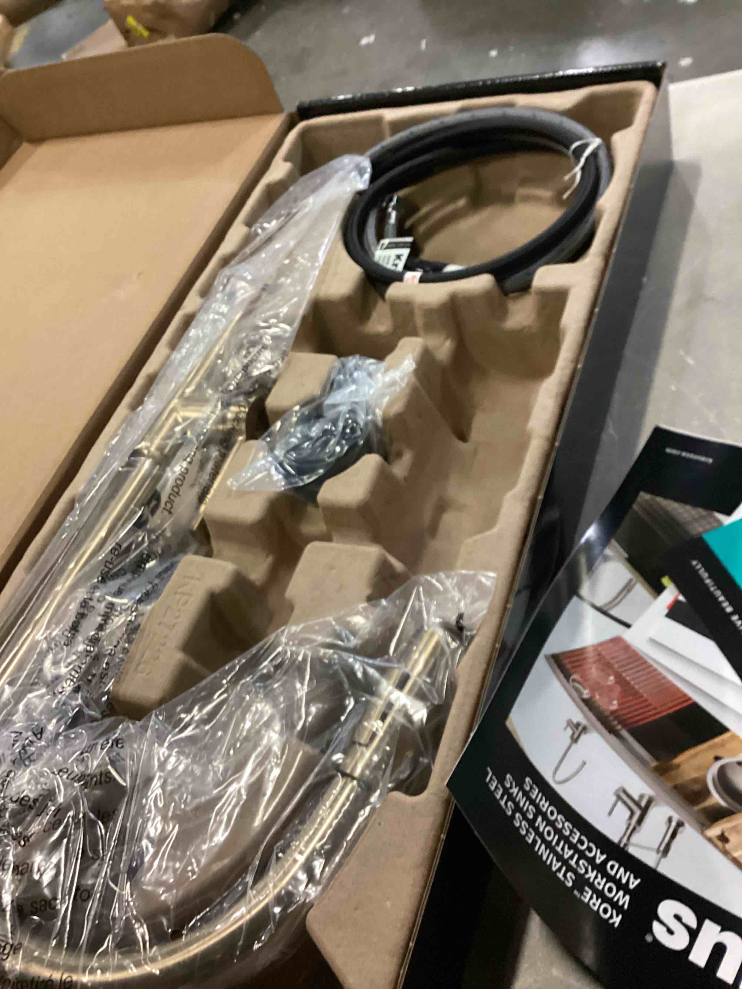https://s3.amazonaws.com/lotting-images-prod/bidfta/GRN6807614_1730998386706.jpeg