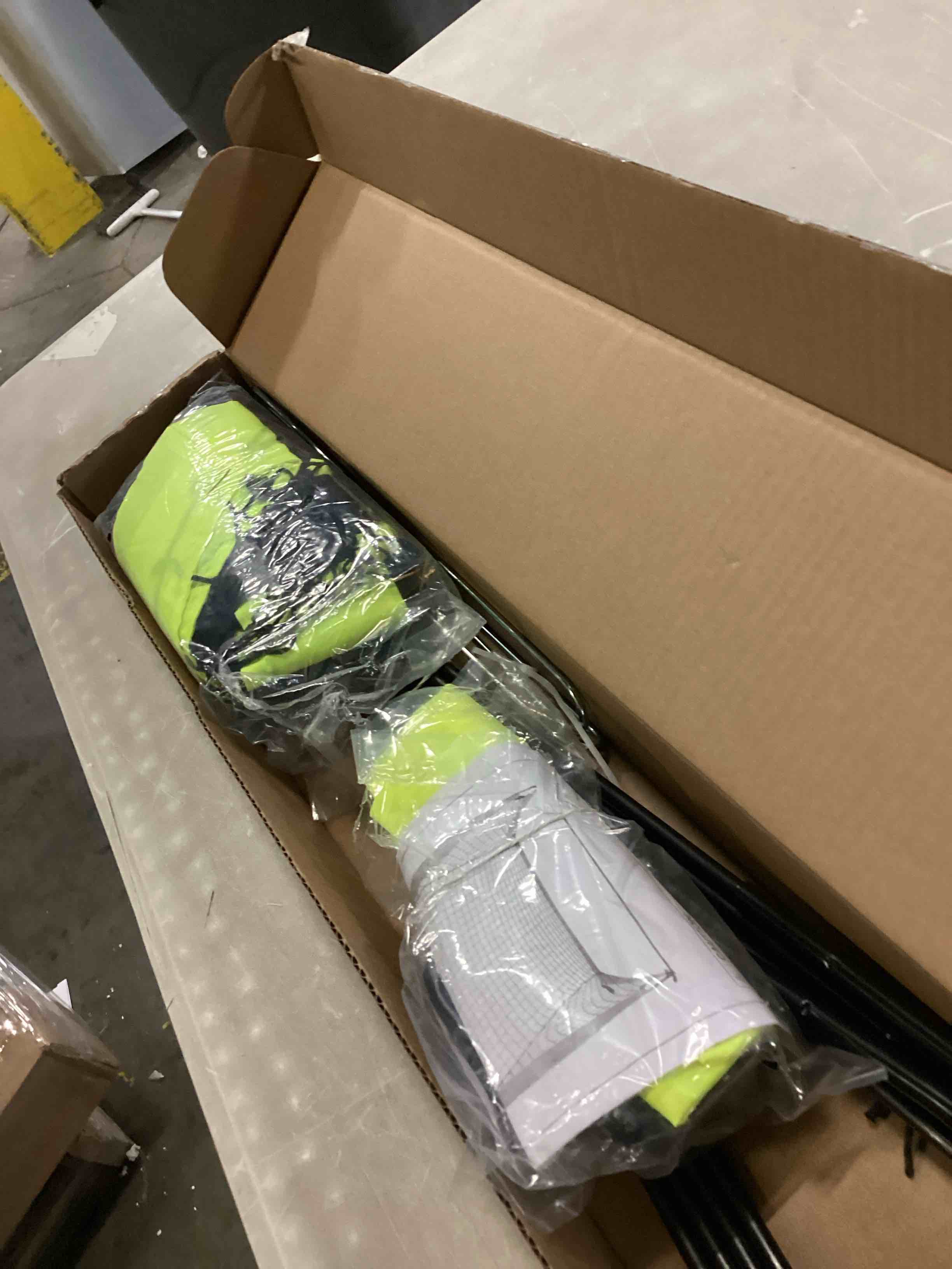 https://s3.amazonaws.com/lotting-images-prod/bidfta/GRN6808181_1731677840772.jpeg