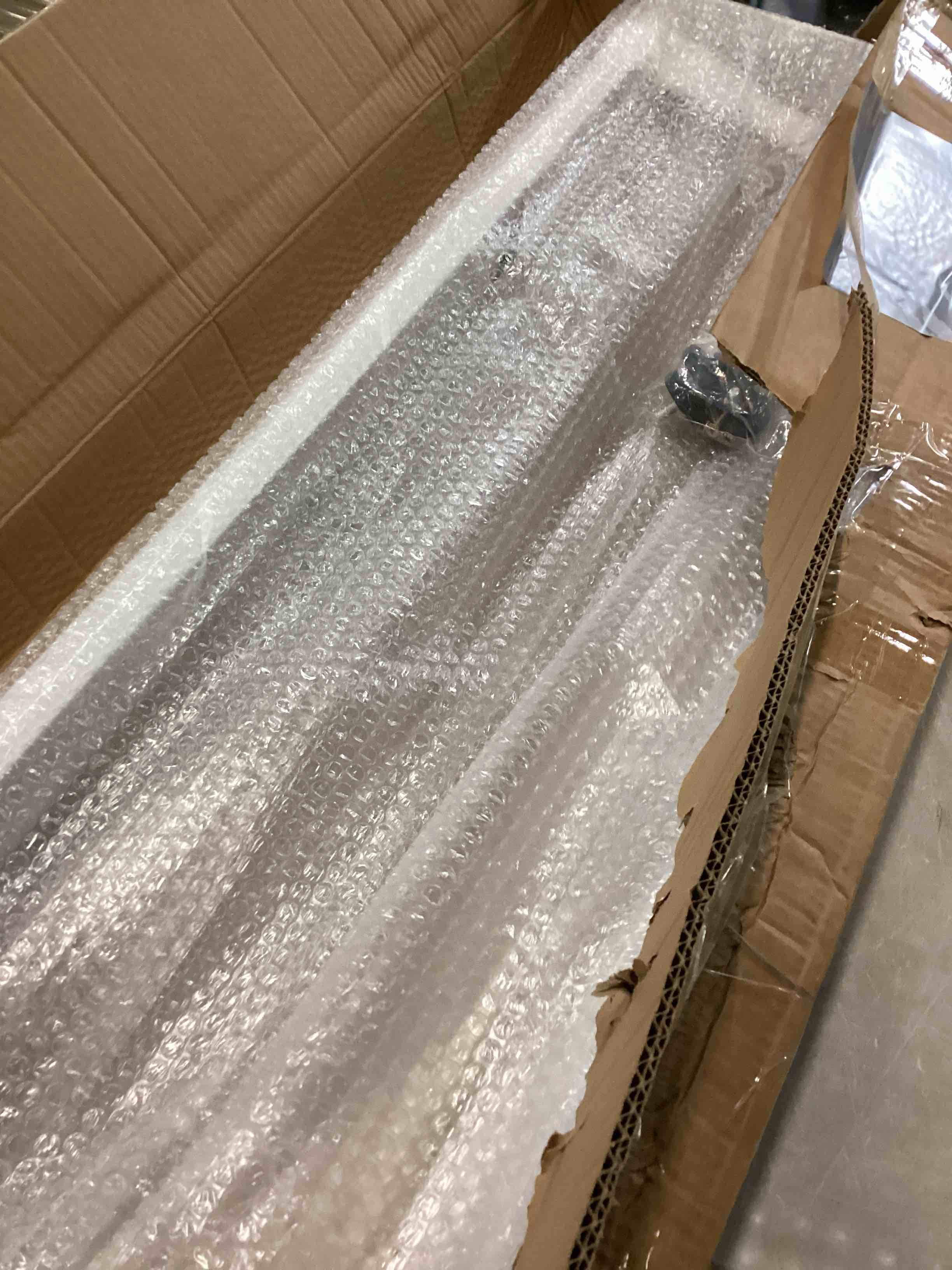 https://s3.amazonaws.com/lotting-images-prod/bidfta/GRN6808340_1732025271077.jpeg