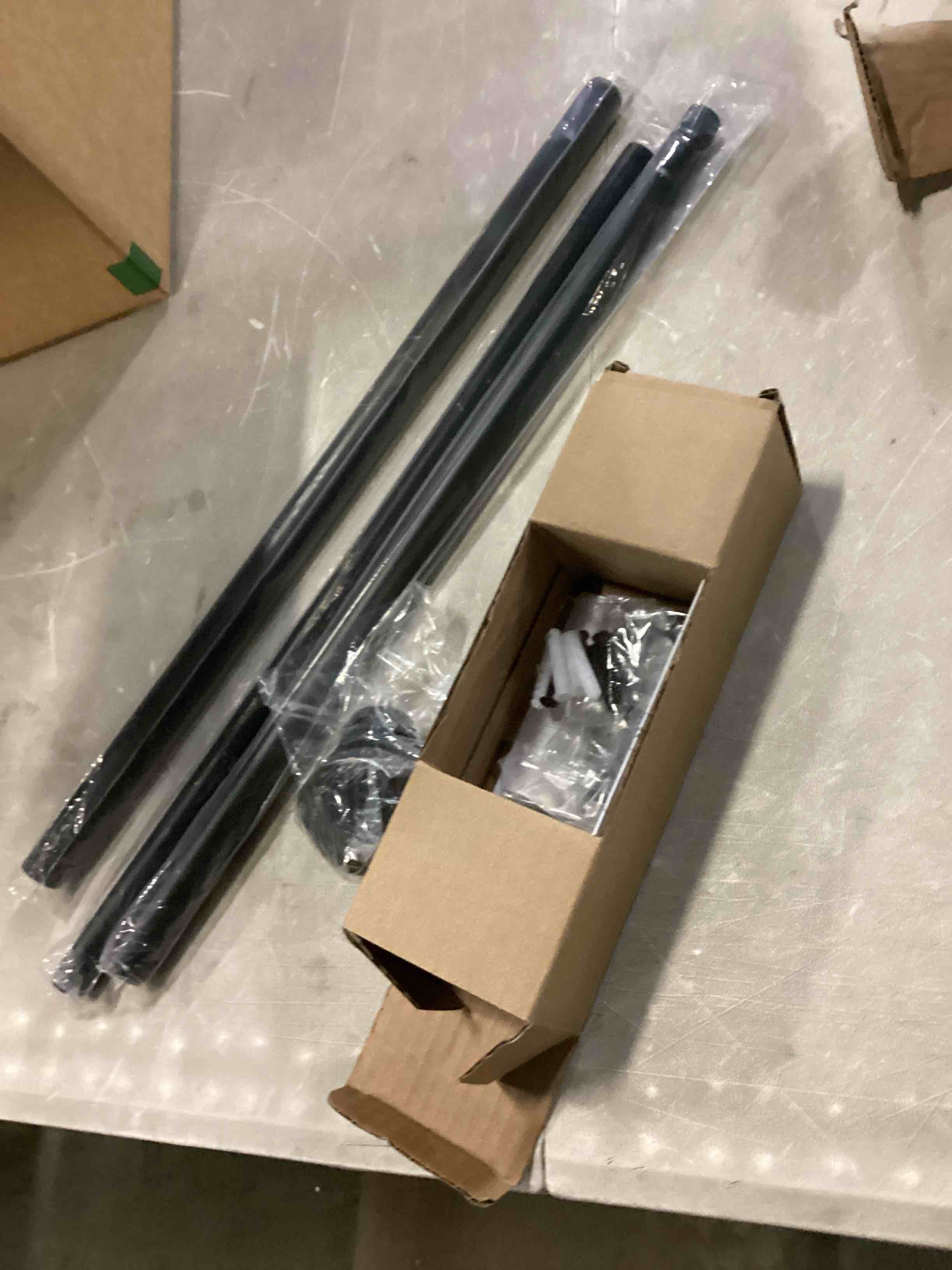https://s3.amazonaws.com/lotting-images-prod/bidfta/GRN6808613_1732192072239.jpeg