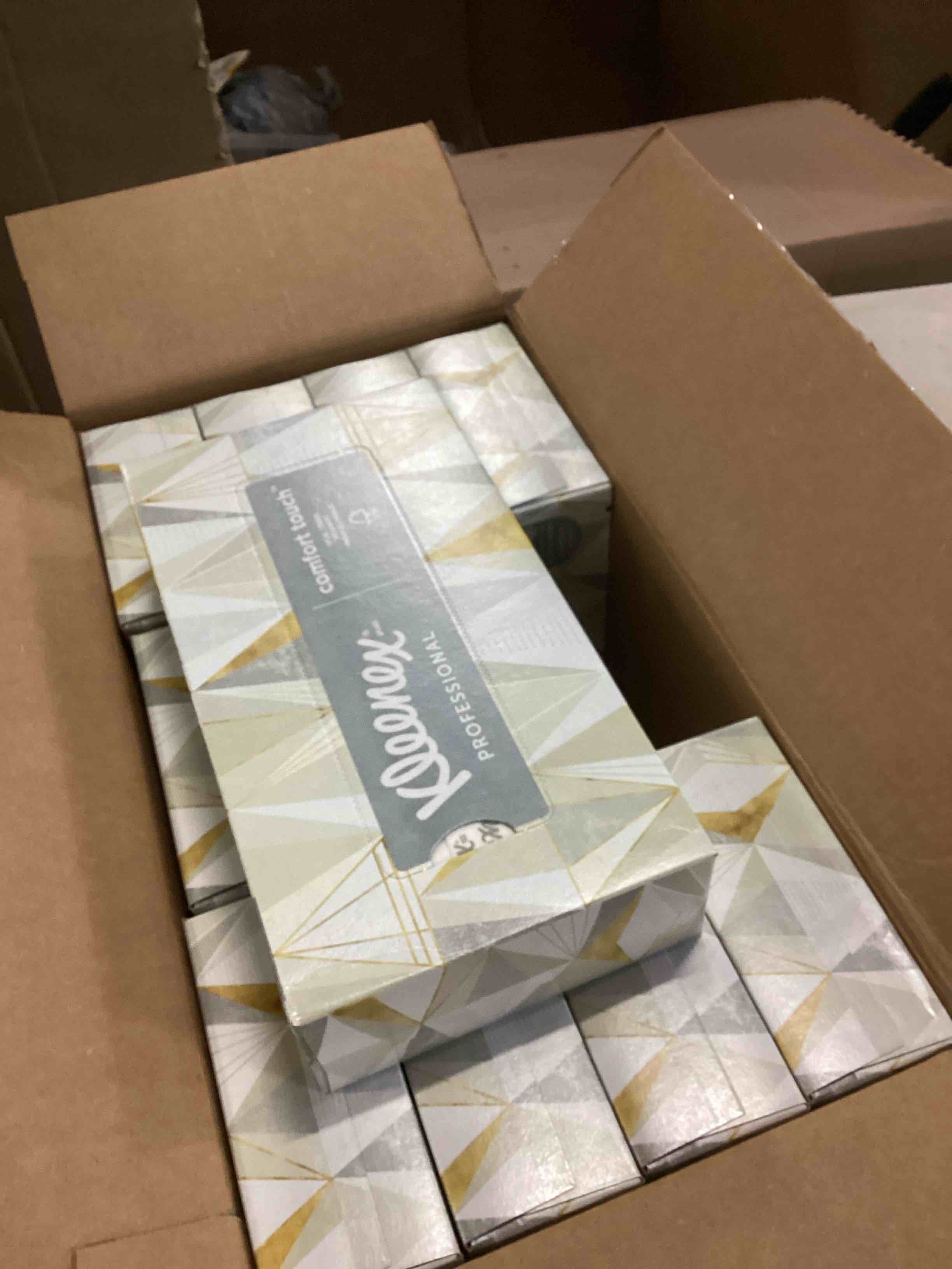 https://s3.amazonaws.com/lotting-images-prod/bidfta/GRN6808712_1732211811536.jpeg