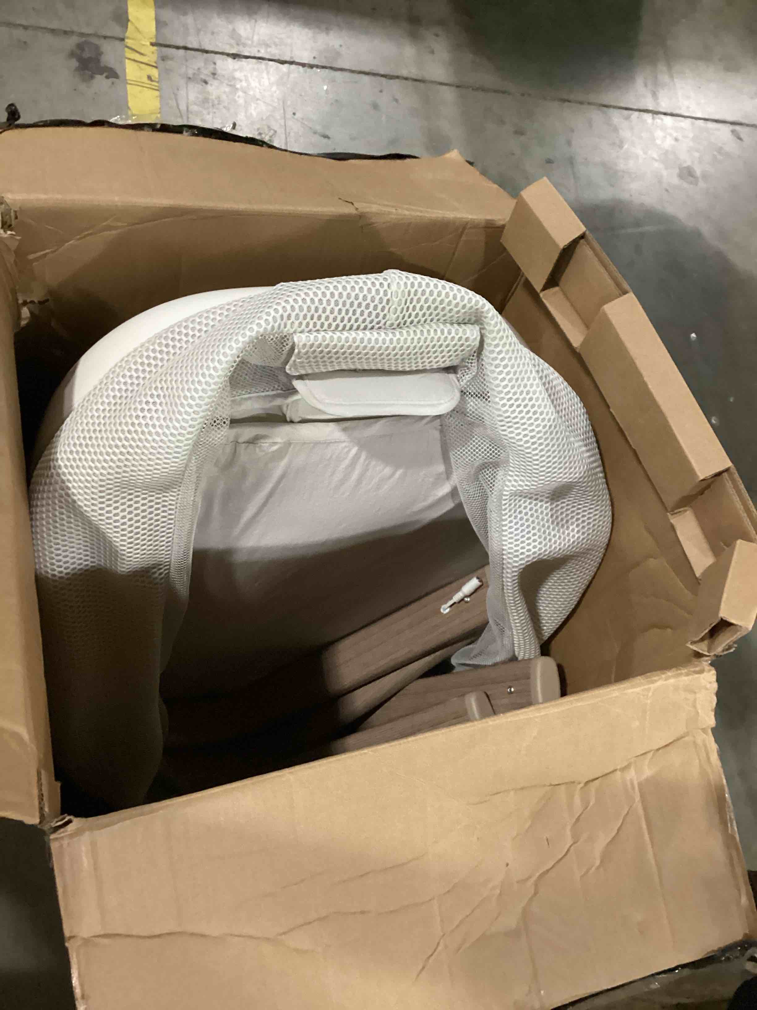 https://s3.amazonaws.com/lotting-images-prod/bidfta/GRN6809017_1728916441469.jpeg