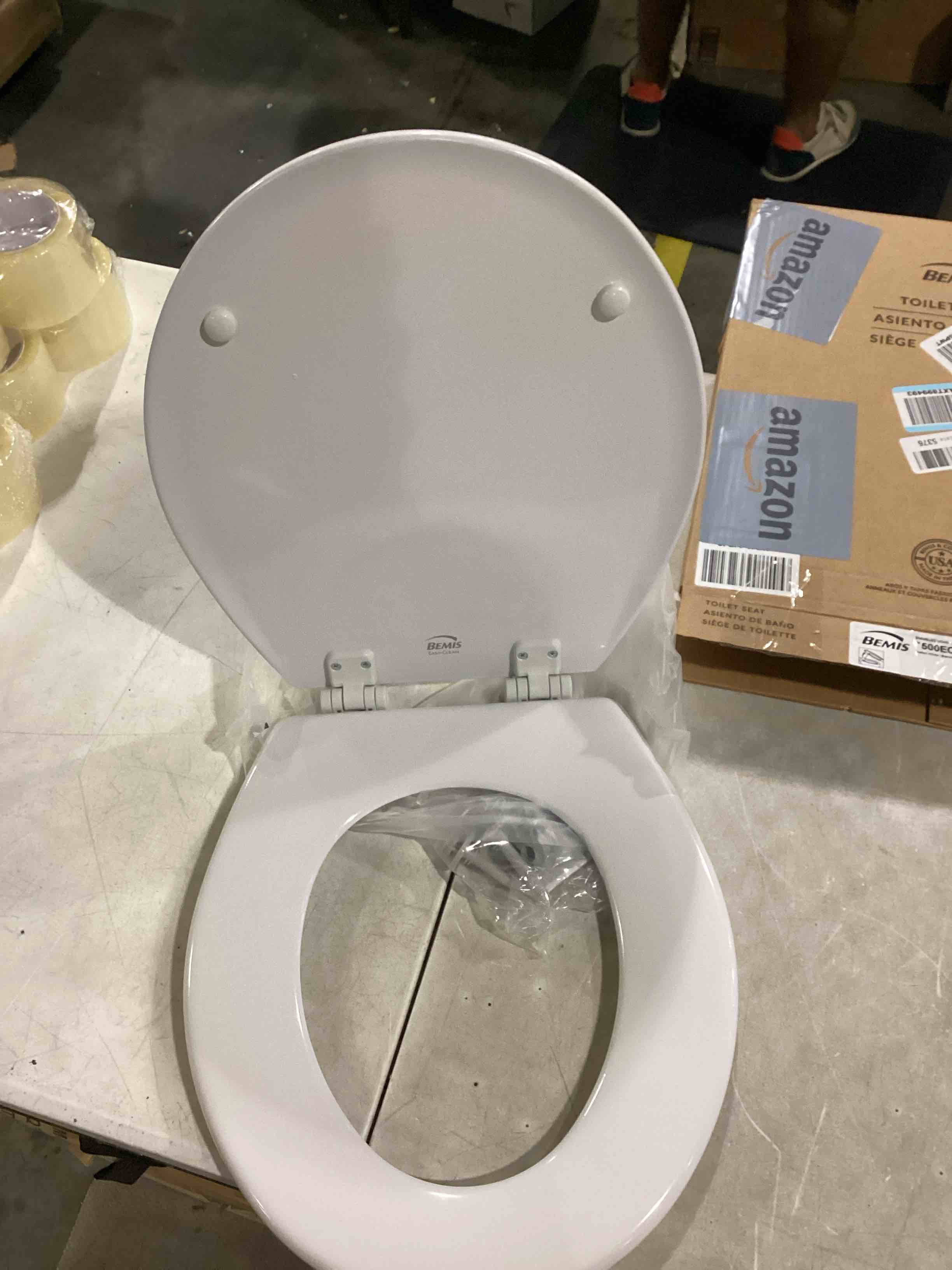 BEMIS 500EC 390 Toilet Seat with Easy Clean & Change Hinges, 1 Pack