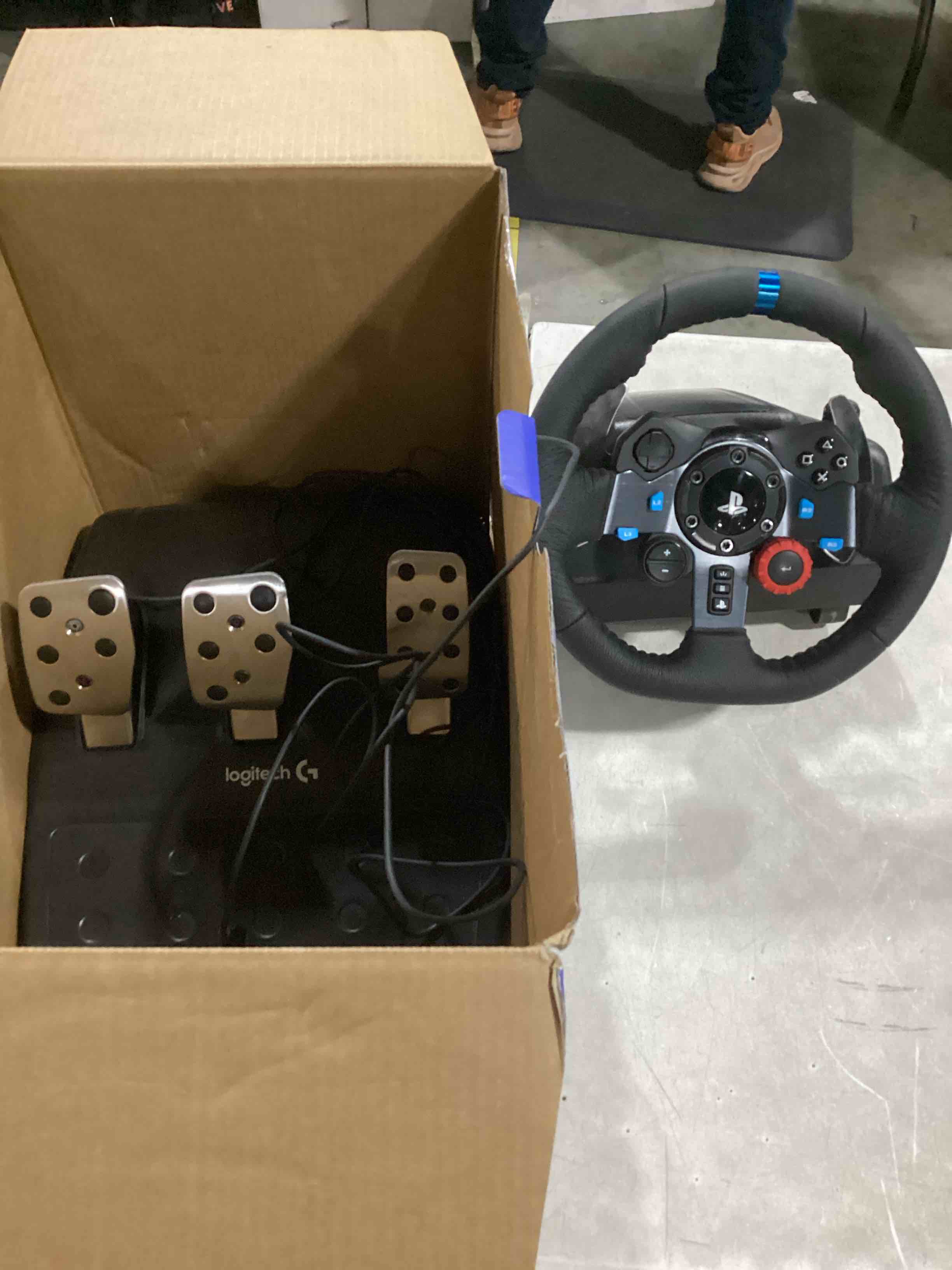 https://s3.amazonaws.com/lotting-images-prod/bidfta/GRN6809591_1729270163976.jpeg