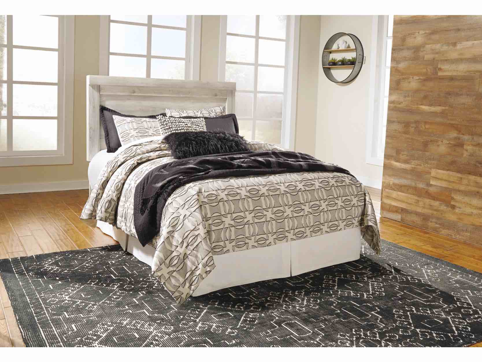 ( Only the panel Incomplete ) Bollaby Panel Headbard Bellaby Queen Panel Headboard Item