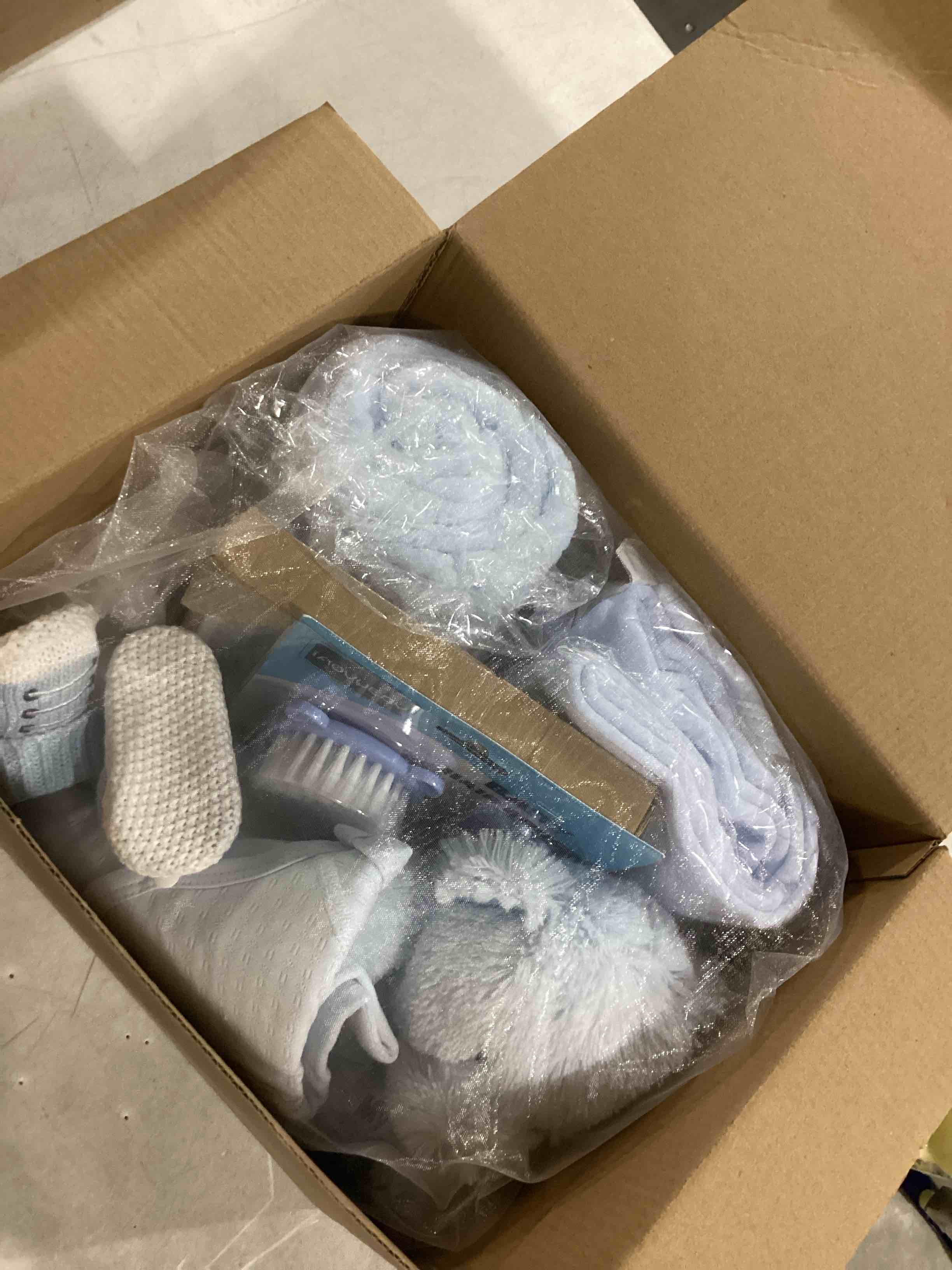 https://s3.amazonaws.com/lotting-images-prod/bidfta/GRN6809725_1729684175337.jpeg