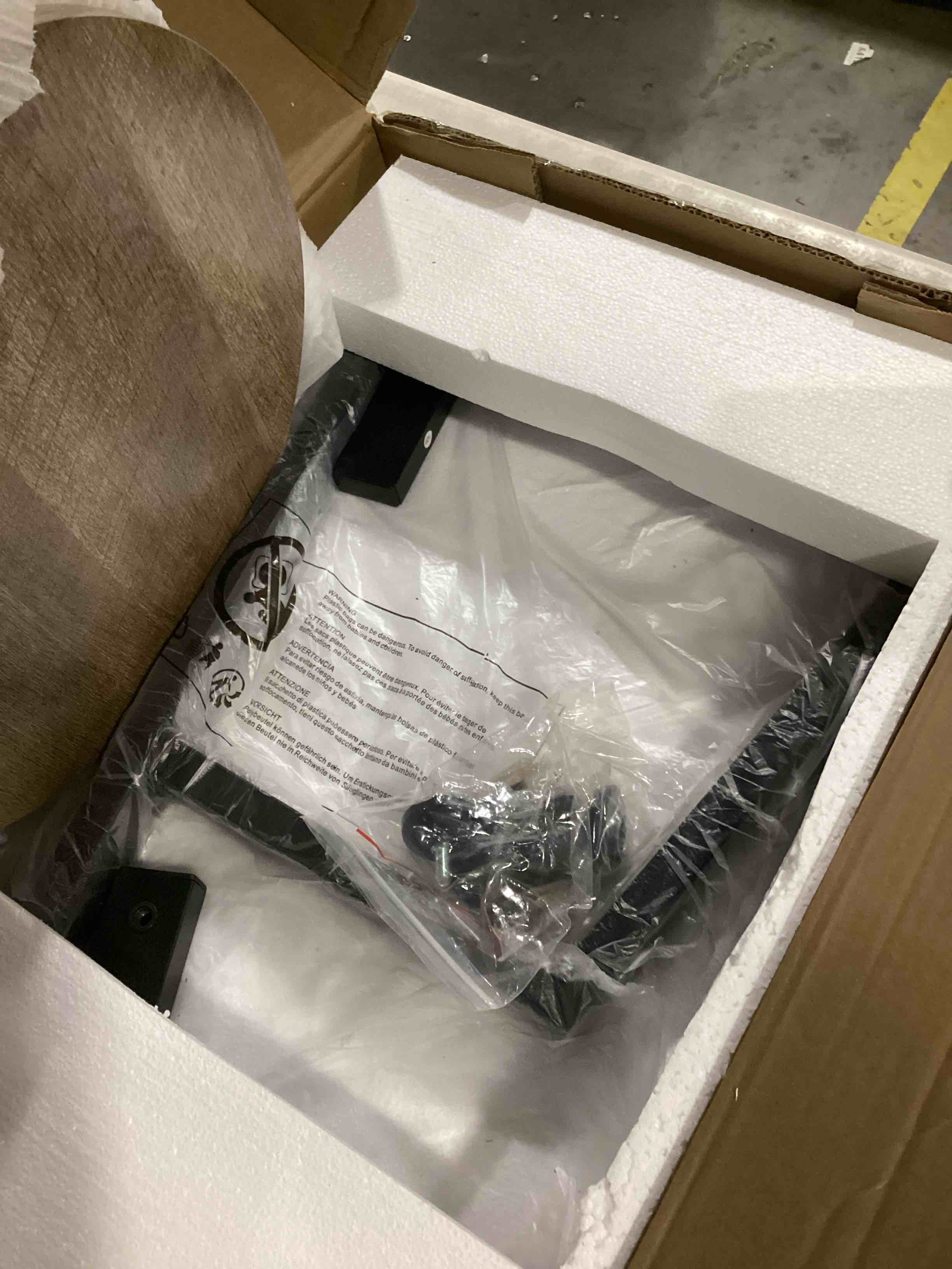 https://s3.amazonaws.com/lotting-images-prod/bidfta/GRN6810229_1730223939915.jpeg