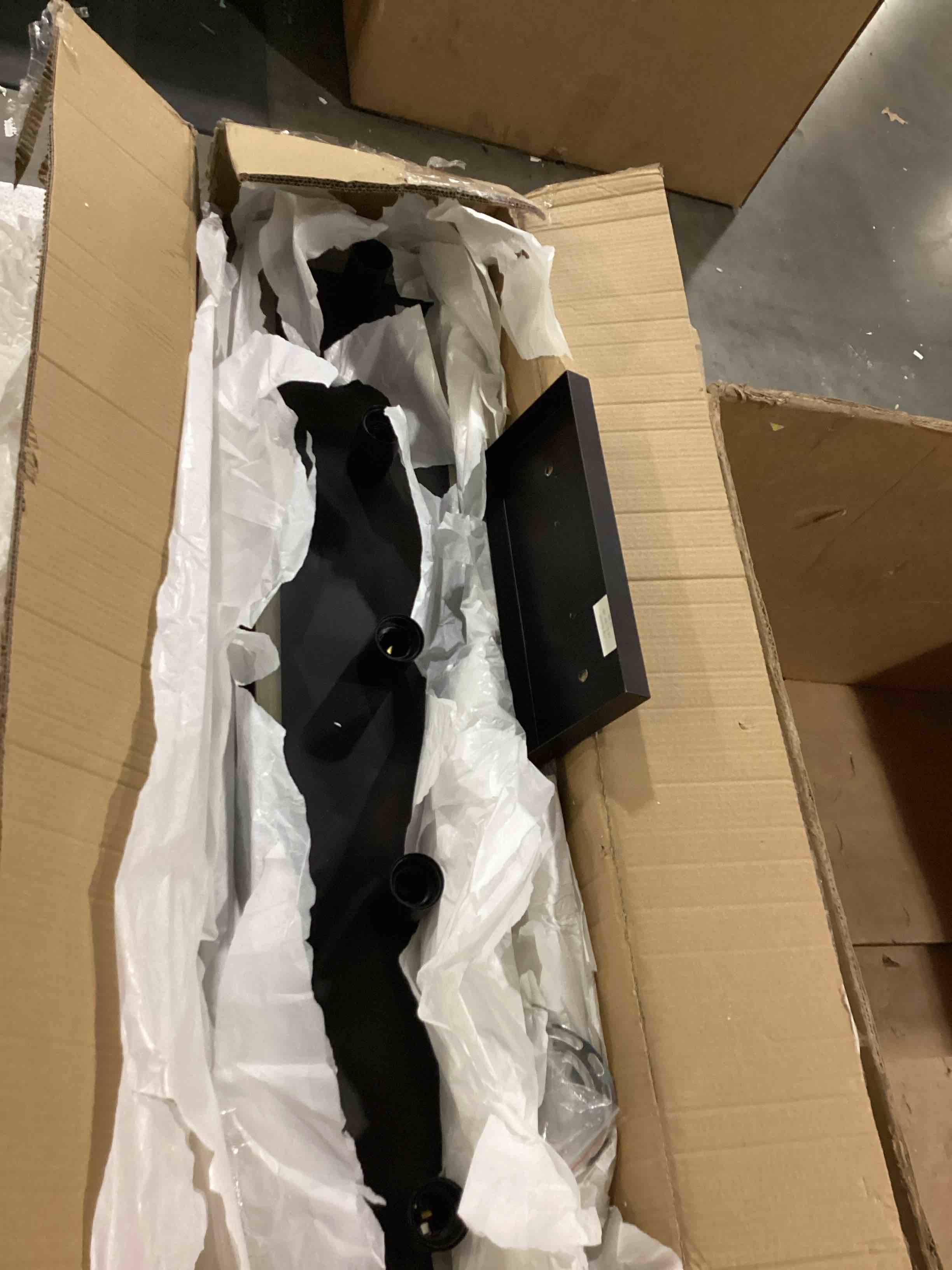 https://s3.amazonaws.com/lotting-images-prod/bidfta/GRN6810302_1730308467866.jpeg