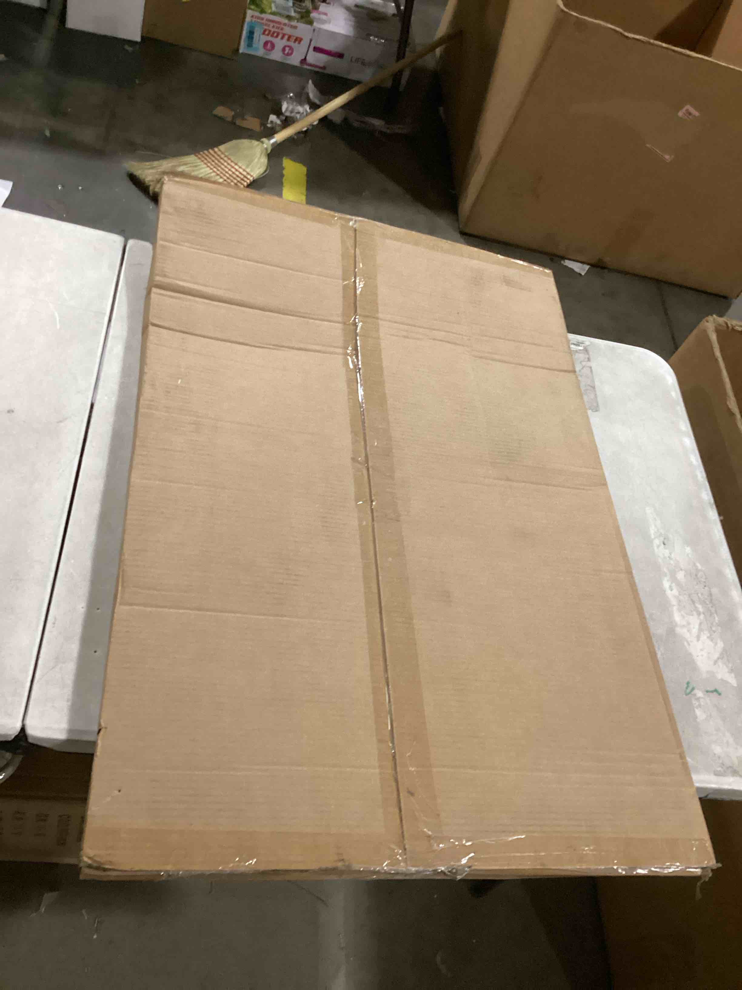 https://s3.amazonaws.com/lotting-images-prod/bidfta/GRN6810401_1730394818031.jpeg