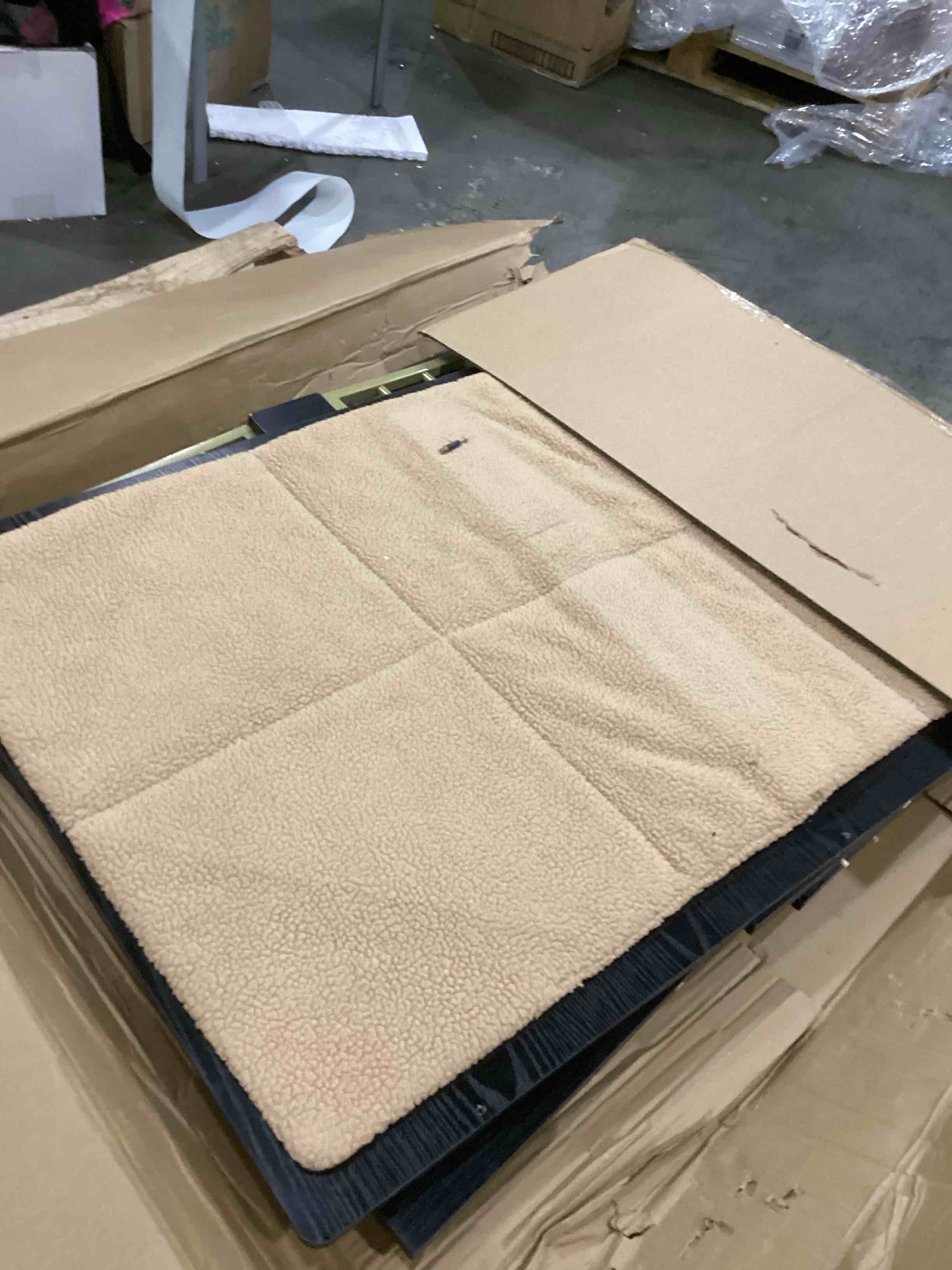 https://s3.amazonaws.com/lotting-images-prod/bidfta/GRN6810889_1729531975581.jpeg